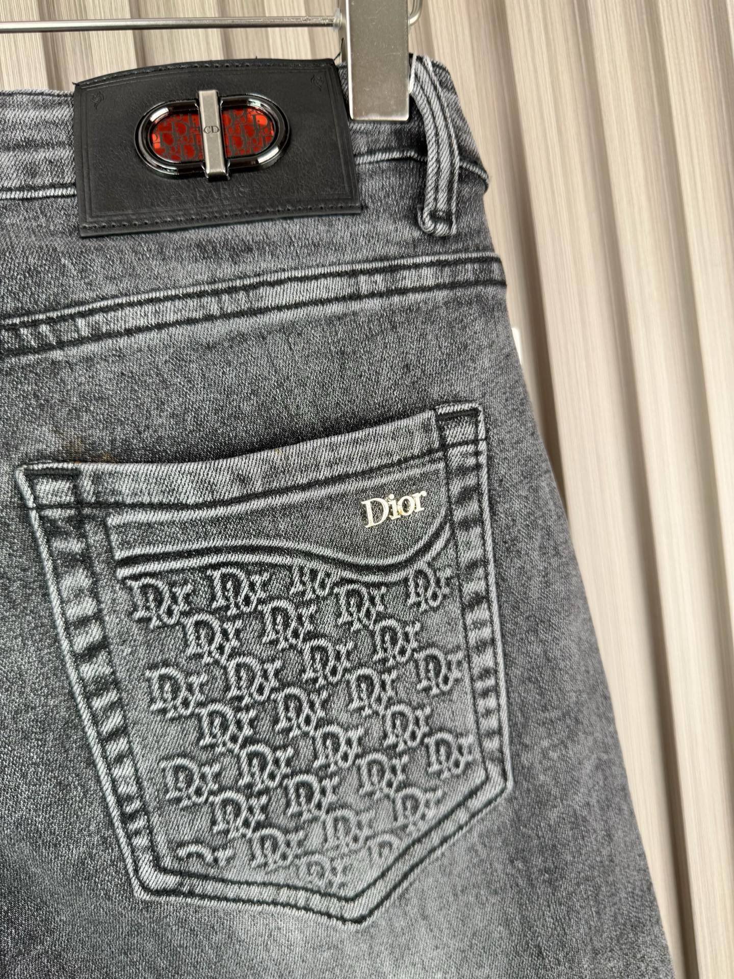 ディオール 男士修身小脚牛仔裤 柔らかく快適な着心地