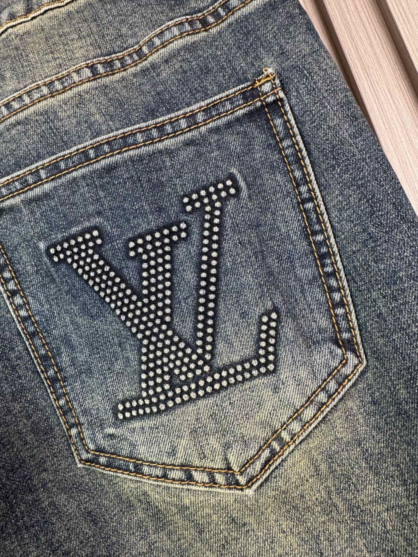 P300 LV男士修身小脚牛仔裤 - 柔らかく快適な秋冬スタイル