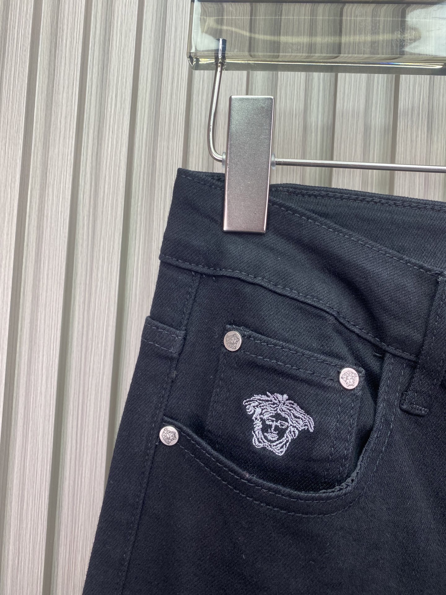 范思哲 男士修身小脚牛仔裤 柔らかく快適なカスタム素材