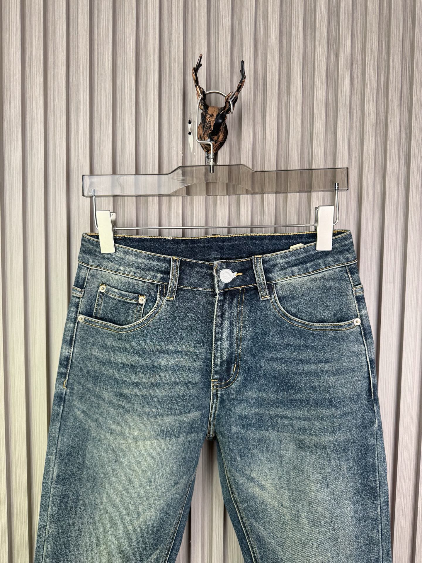 P300 男士修身小脚牛仔裤 - 柔らかく快適な秋冬スタイル