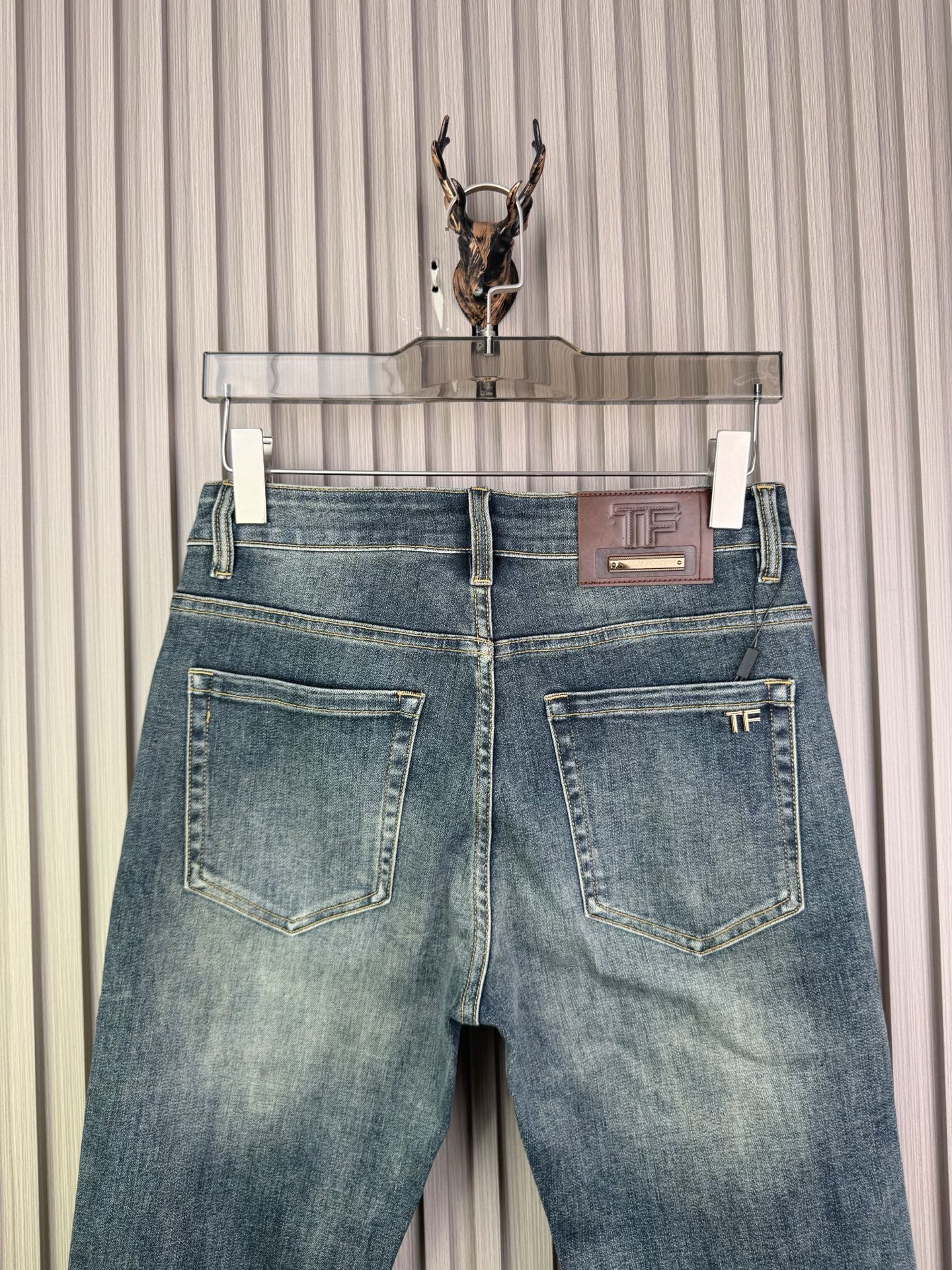 P300 男士修身小脚牛仔裤 - 柔らかく快適な秋冬スタイル