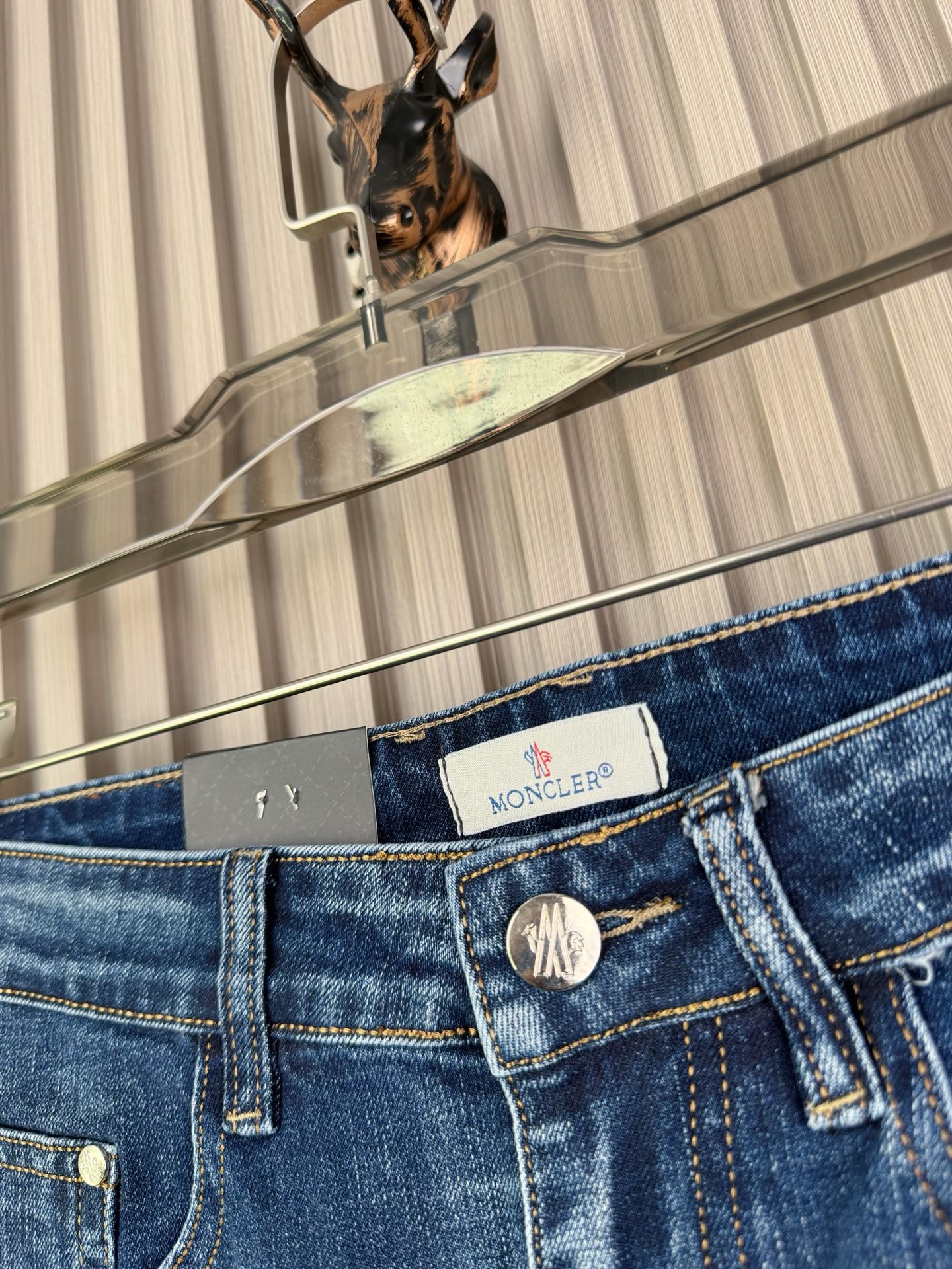 蒙口男士修身小脚牛仔裤 - 柔らかさと快適さを追求した秋冬アイテム