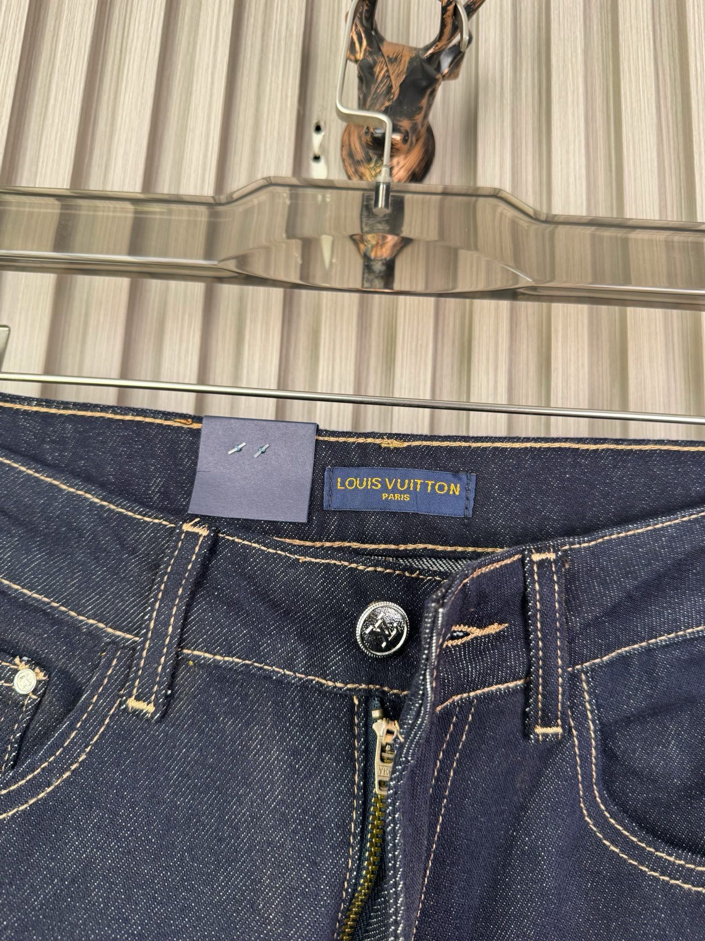 P315 LV 男士修身小脚牛仔裤 - 柔らかさと快適さを追求したデザイン