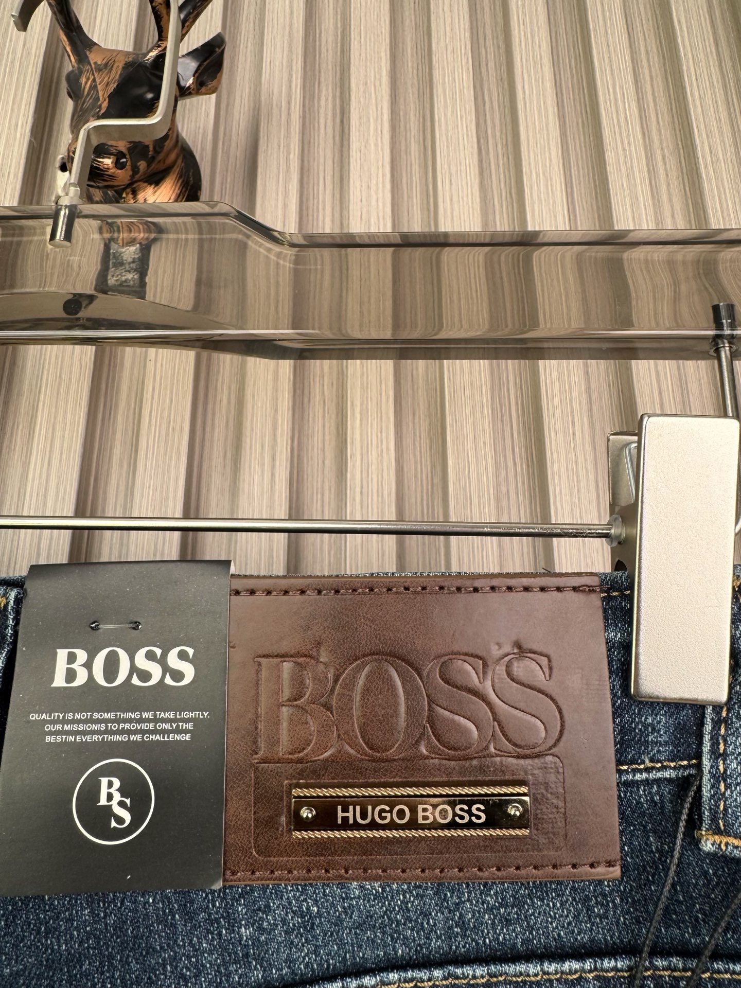 BOSS男士秋冬修身小脚牛仔裤 - 柔らかく快適なデザイン