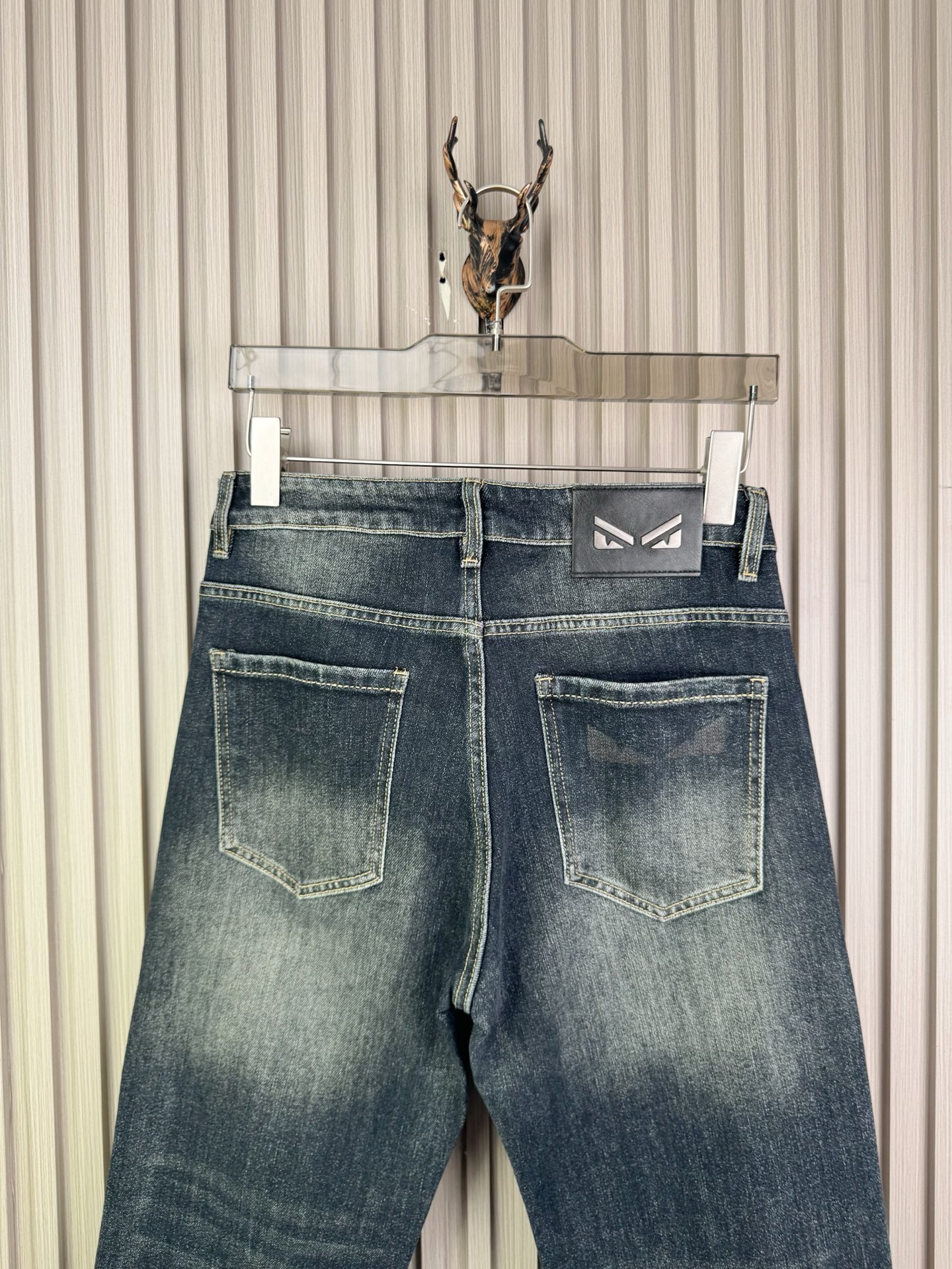 芬迪 男士宽松阔腿直筒牛仔裤 保暖・柔らかい