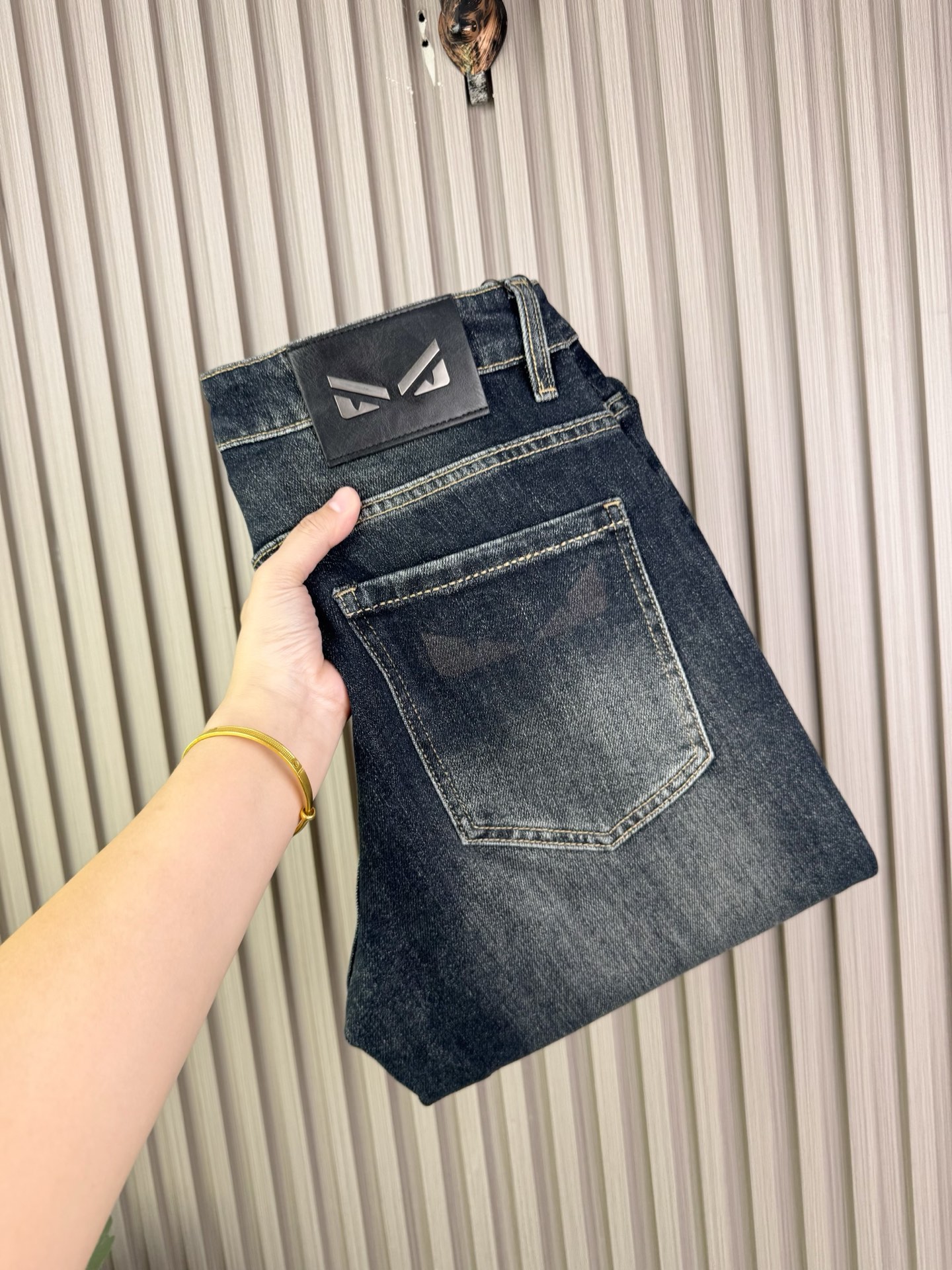 芬迪 男士宽松阔腿直筒牛仔裤 保暖・柔らかい