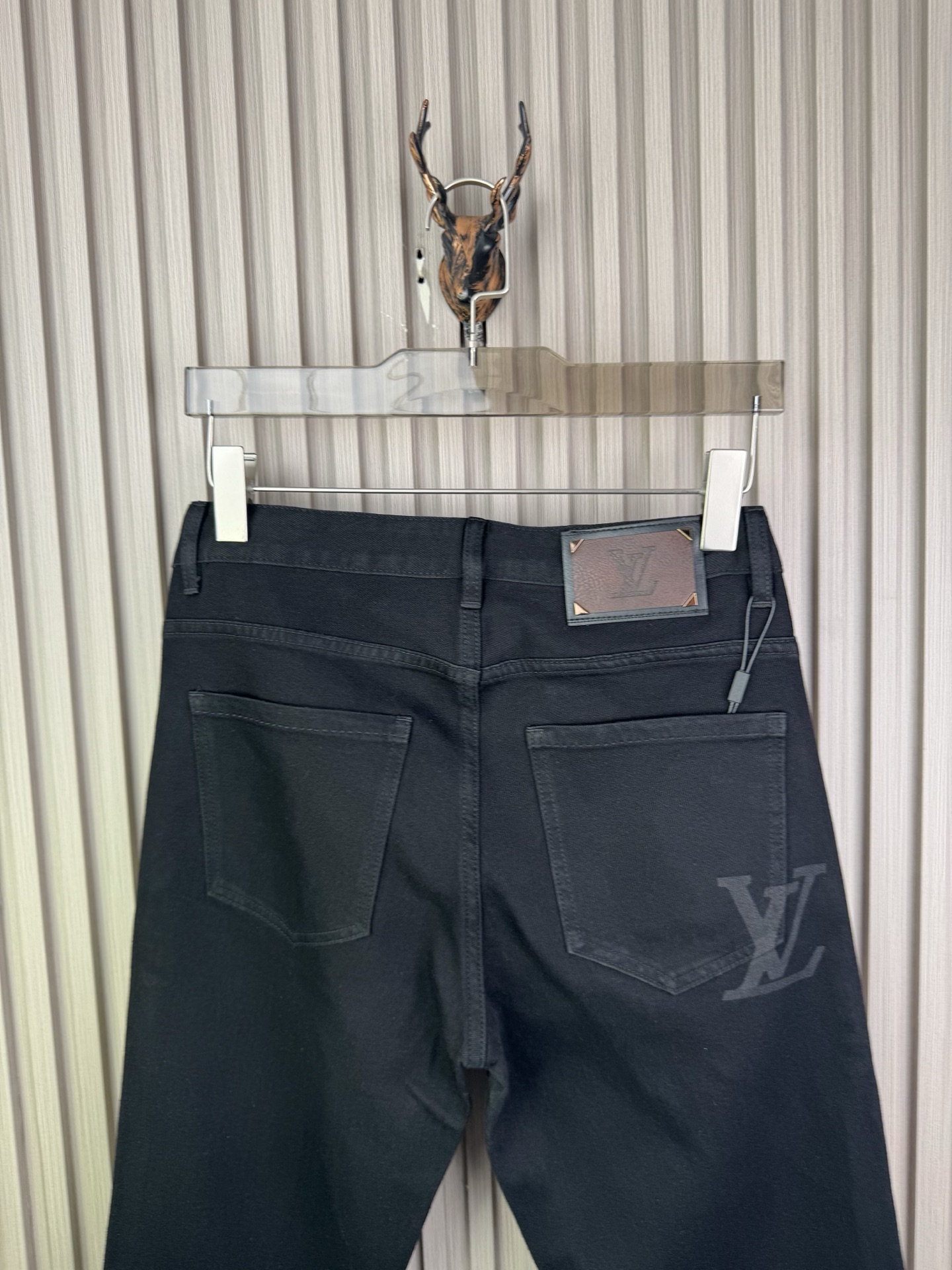 P300 LV秋冬男士宽松直筒牛仔裤 - 柔らかさと快適さを追求