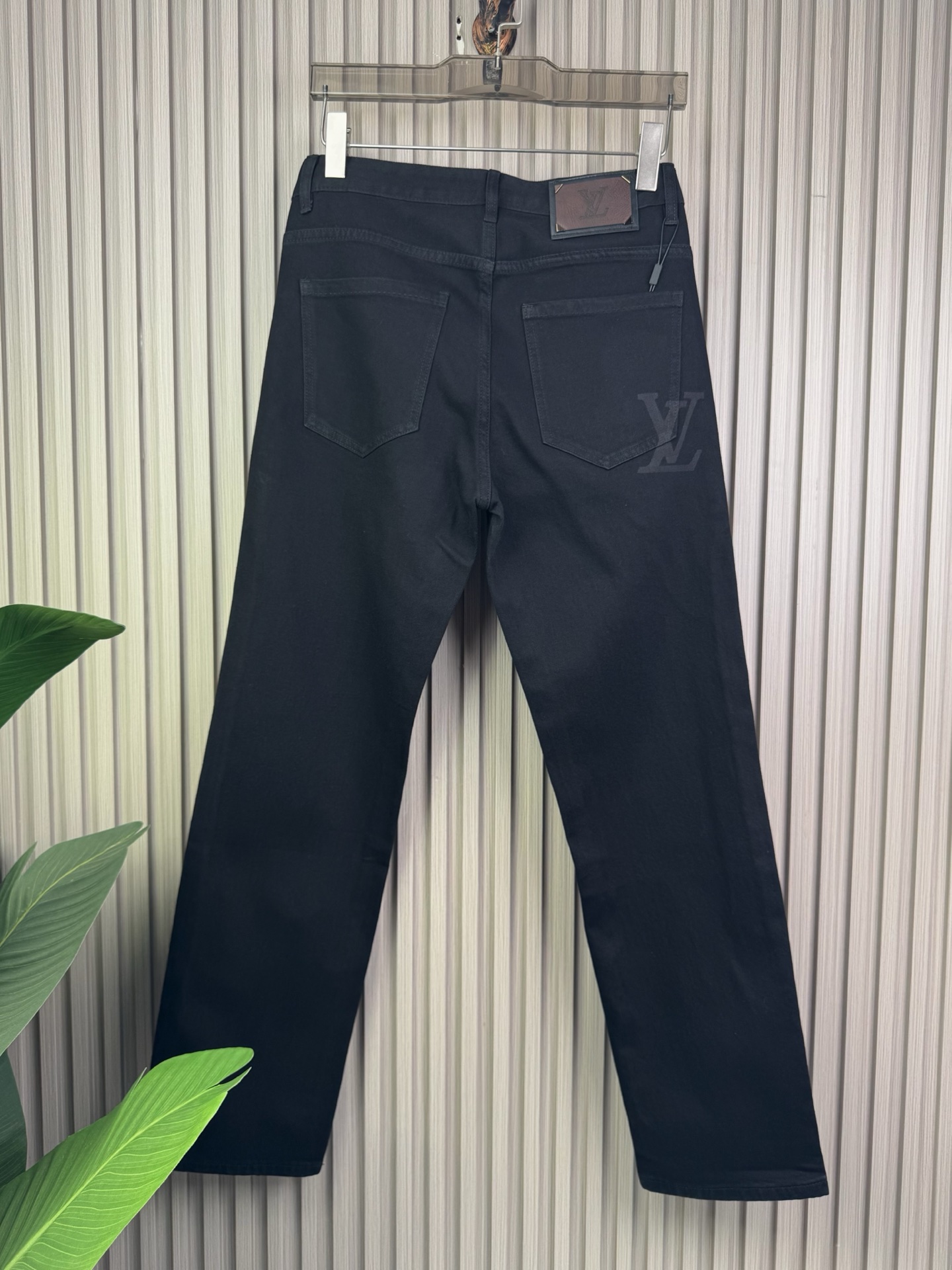 P300 LV秋冬男士宽松直筒牛仔裤 - 柔らかさと快適さを追求