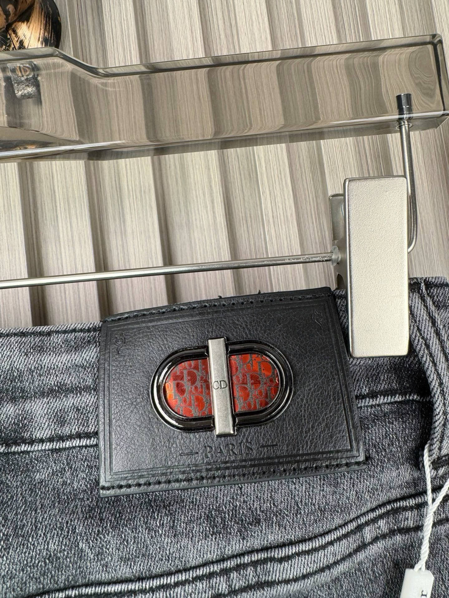 ディオール 男士修身小脚牛仔裤 - 柔らかく快適なデザイン