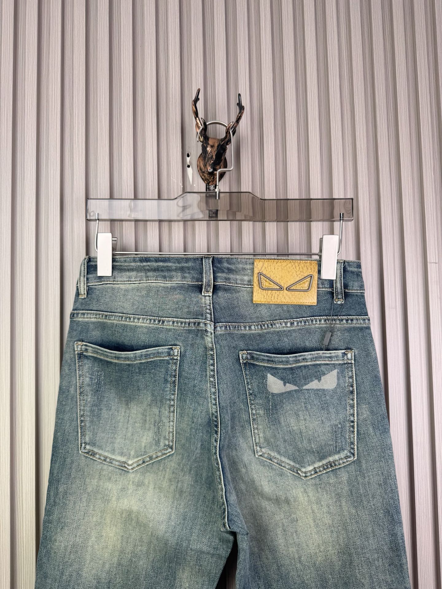 芬迪 男性用宽松阔腿直筒牛仔裤 - 柔らかく快適な着心地