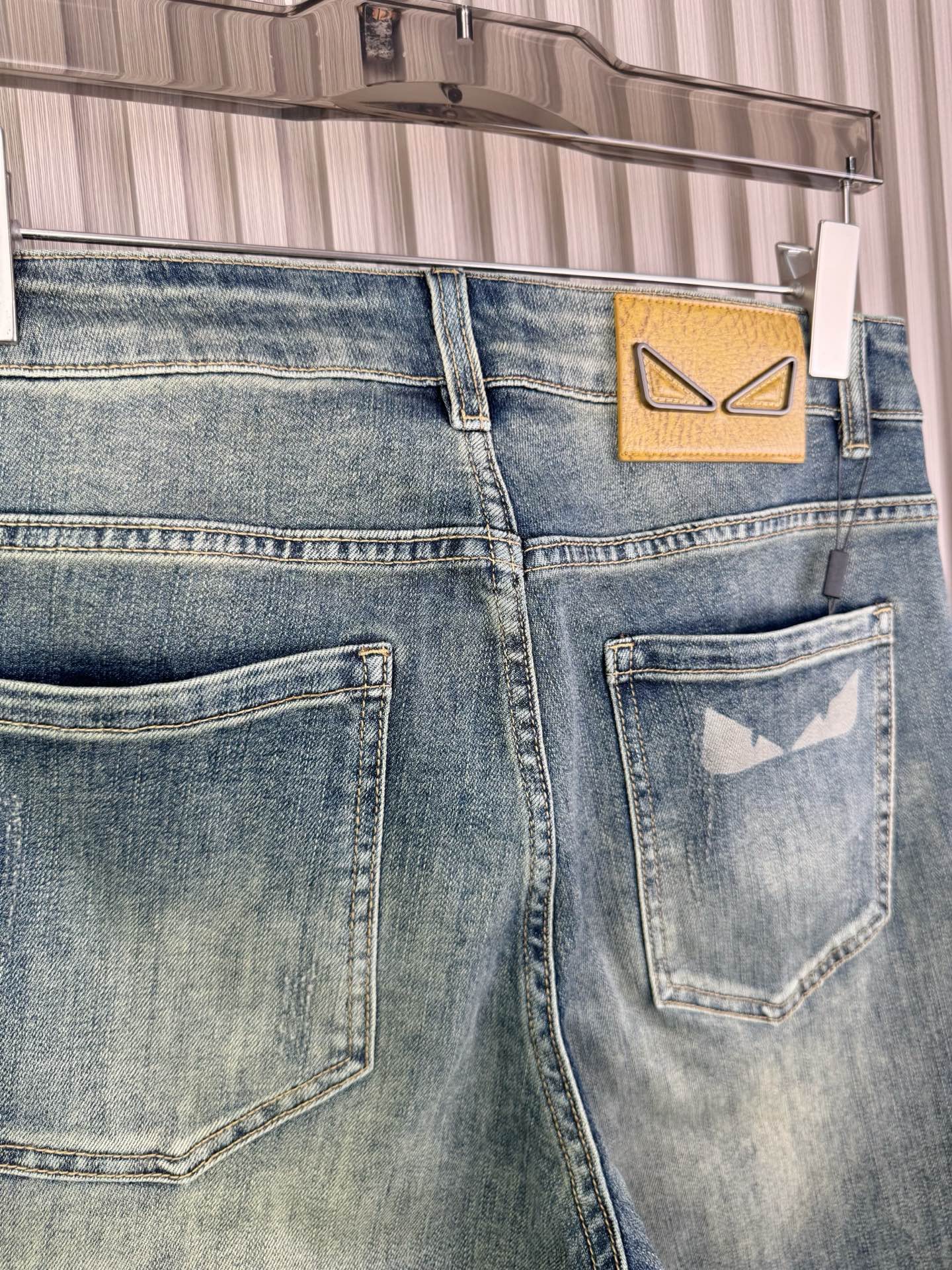 芬迪 男性用宽松阔腿直筒牛仔裤 - 柔らかく快適な着心地