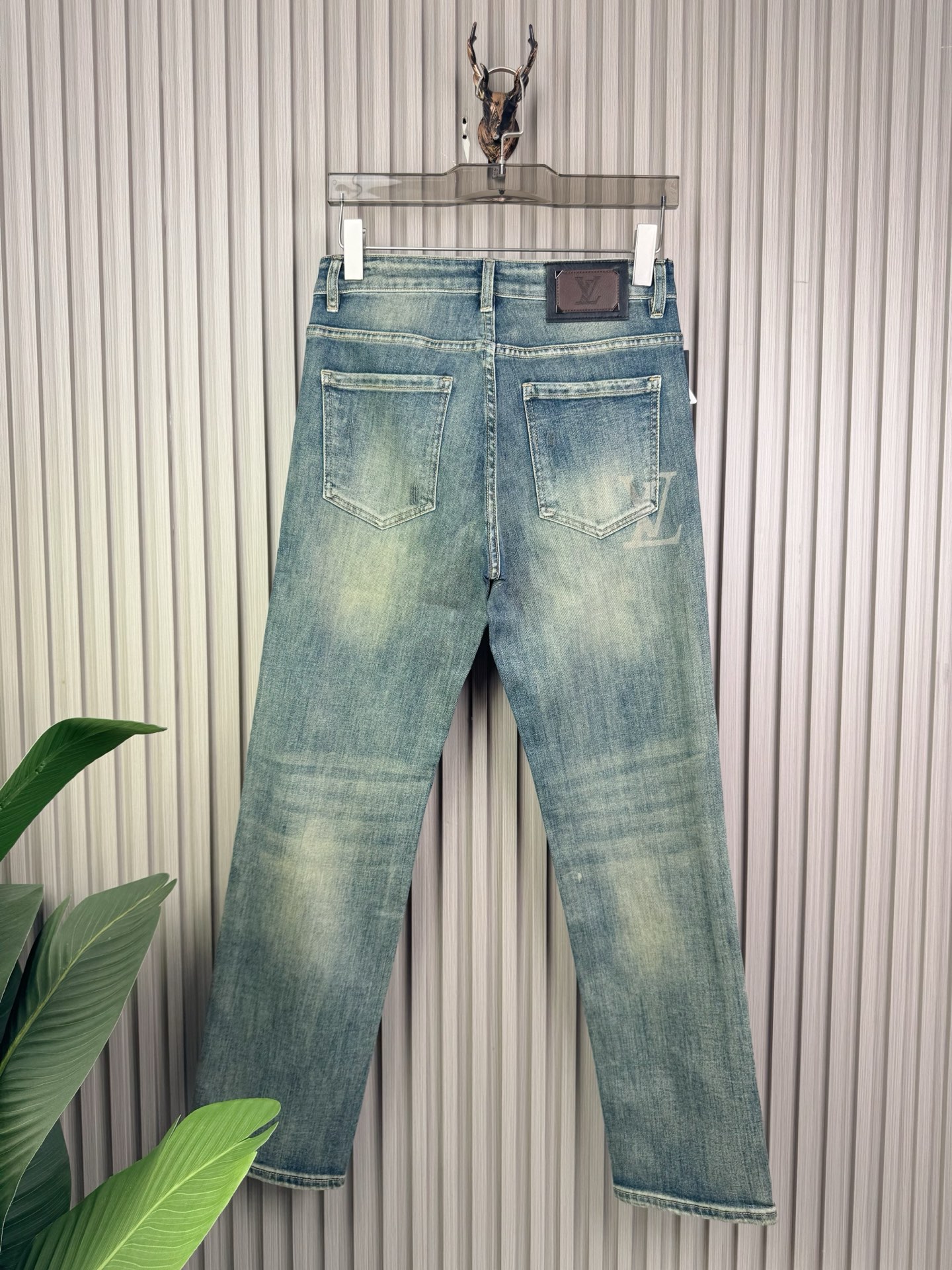 LV男宽松阔腿直筒牛仔裤 - 柔らかく快適なデザイン