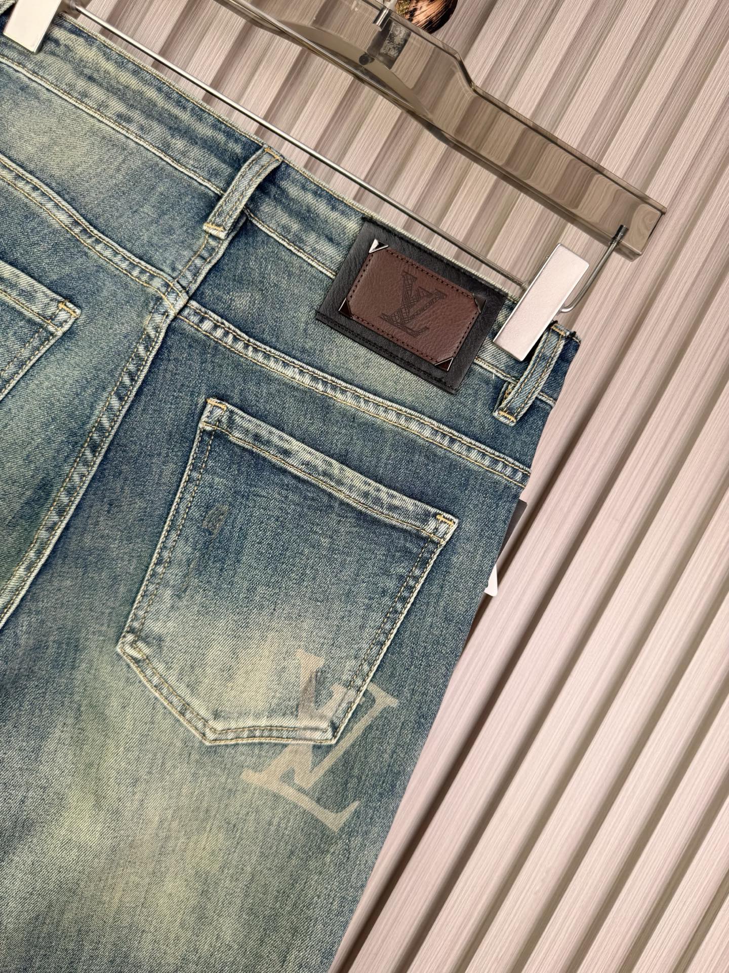 LV男宽松阔腿直筒牛仔裤 - 柔らかく快適なデザイン