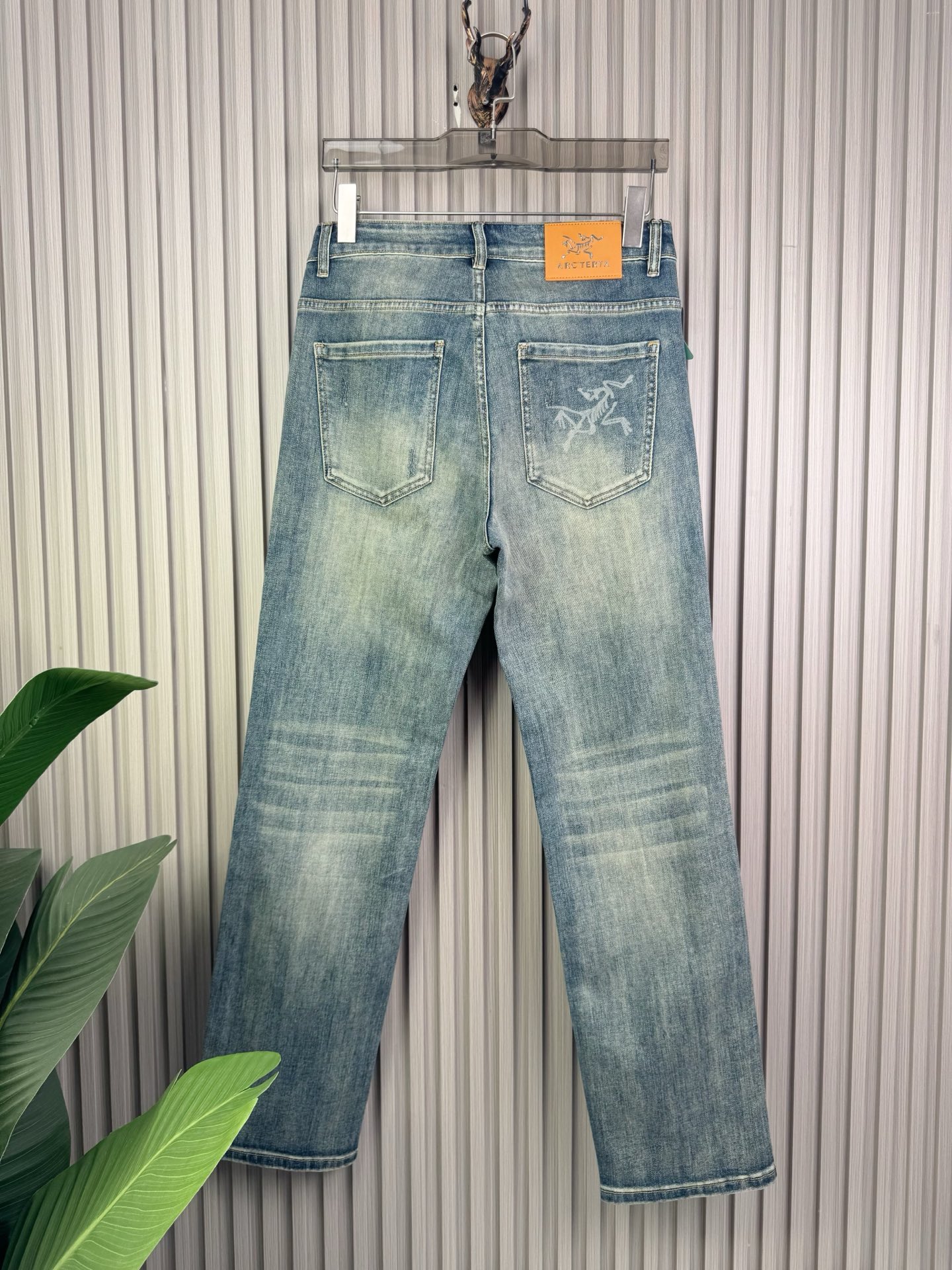 P300男士宽松阔腿直筒牛仔裤 - 柔らかく快適な着心地