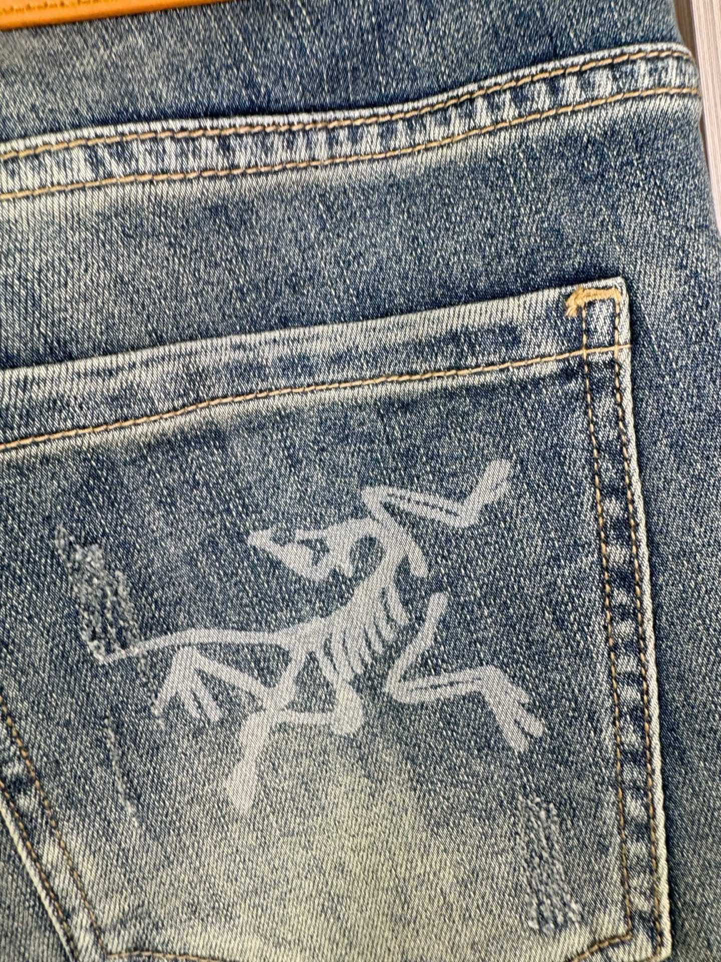 P300男士宽松阔腿直筒牛仔裤 - 柔らかく快適な着心地