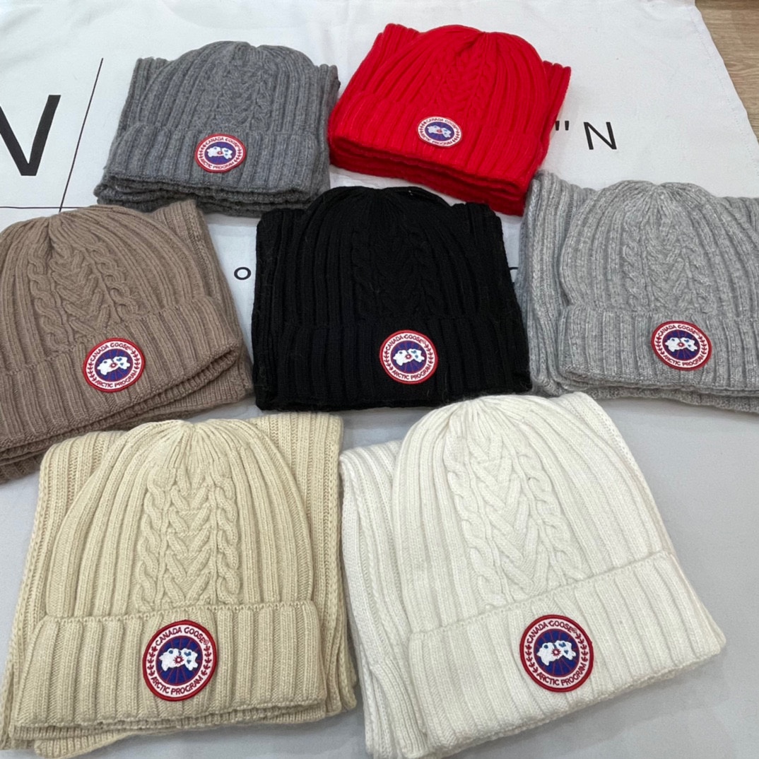 NO:659623,Canada Goose suit, hat and scarf suit, cashmere material, synchronized with the official website, warm and fashionable, same style for men and women!  suits,suits,hats19860909加拿大鹅套装 帽子围巾套装羊绒材质官网同步 保暖又时尚男女同款！套装,套装,hats,accessory