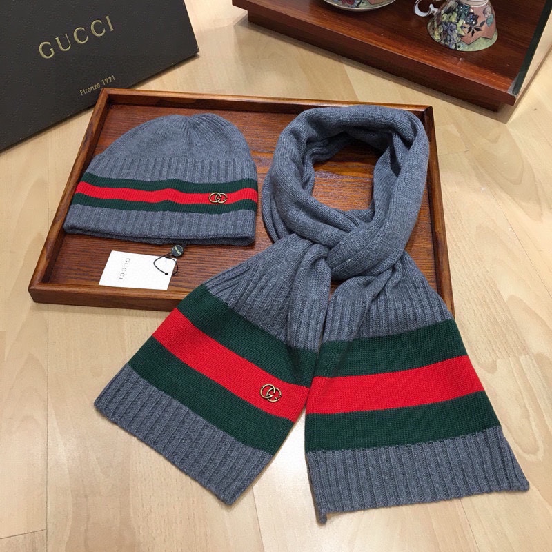 NO:602120,Gucci suit GUCCI suit rabbit fleece + cashmere scarf hat suit The texture is very good, warm and fashionable, simple and elegant, comfortable, soft and versatile, unisex couple color Color: black and gray suit, suit, gucci, hats19860909古奇套装GUCCI套装兔绒+羊绒围巾帽子套装质感非常棒保暖又时尚简约大方质感舒适柔软百搭款男女通用情侣款哦 颜色:黑 灰套装,套装,gucci,hats,accessory