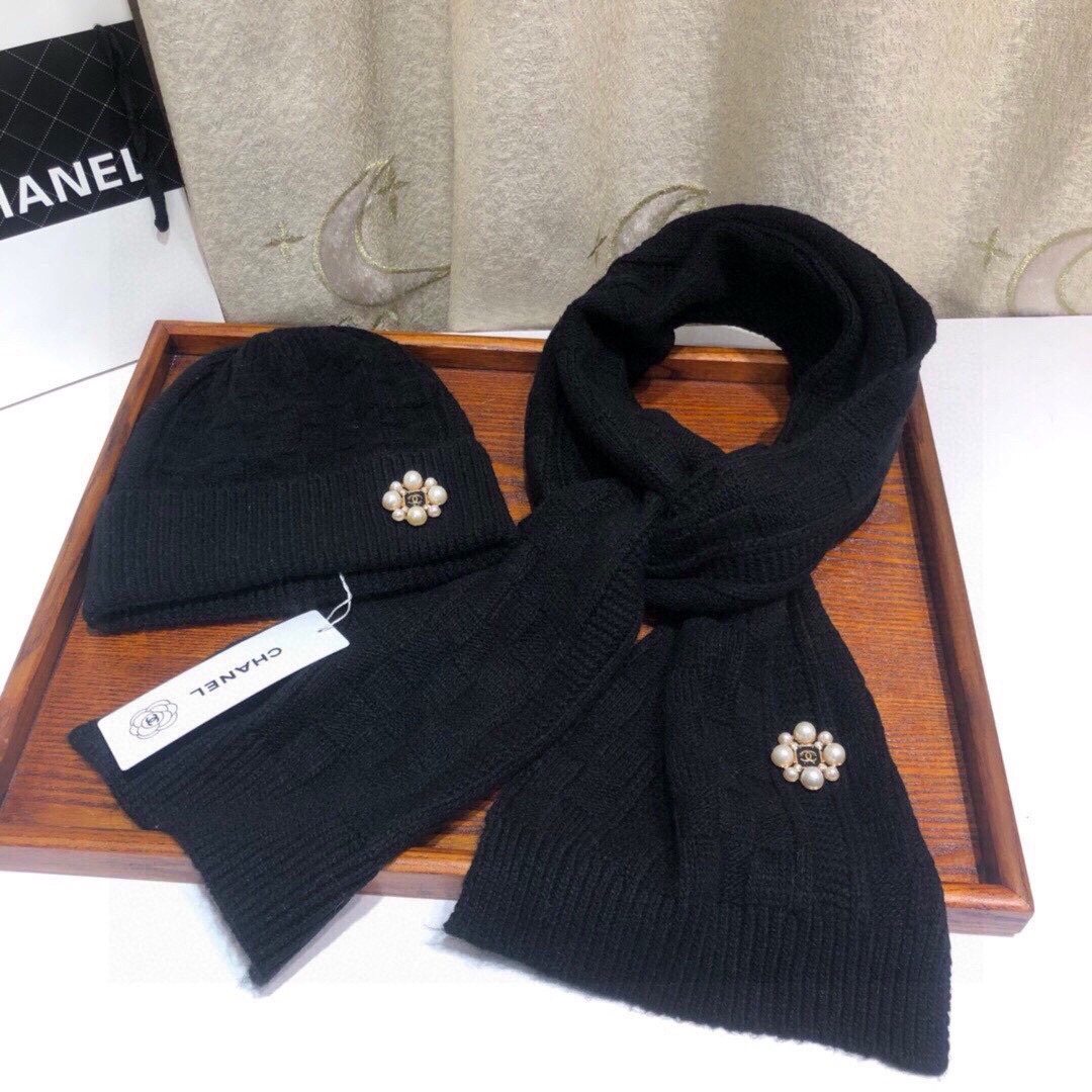 [Chanel Hats]Paired with Chanel pearl logo, it appears more fashionable, high-