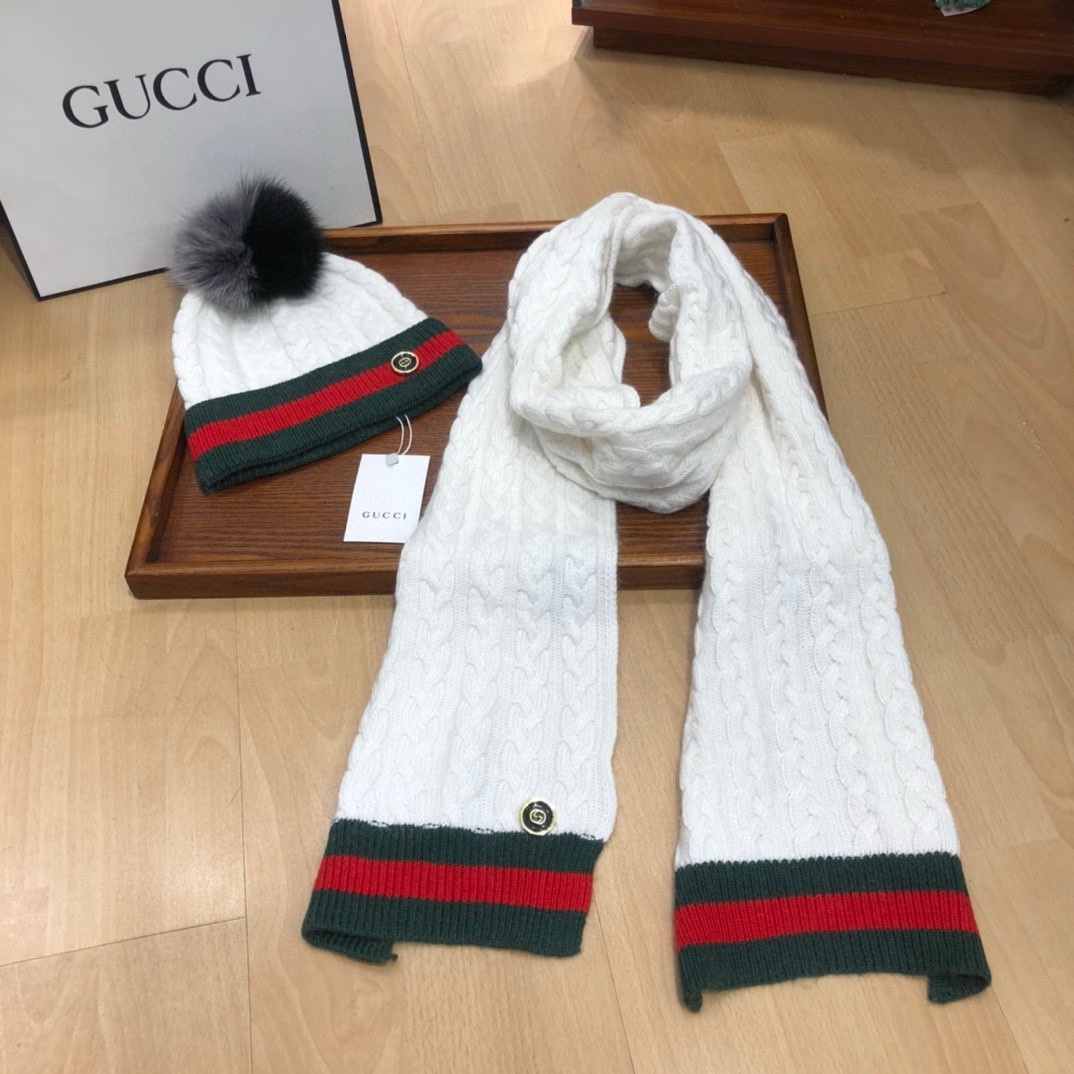 NO:343326,Gucci set GUCCI original single hat scarf set rabbit velvet cashmere, with 15 cm real fox wool ball warm and fashionable and full of personality [Hey ha] versatile style [love] no matter how to match it, it is top-notch [shh] [Perfect], hurry up and buy it [love] can be a couple style [love] men and women same style suit, suit, gucci, hats19860909古奇套装GUCCI原单帽子围巾套装 兔绒羊绒,配15公分真狐狸毛球保暖又时尚个性十足[嘿哈]百搭款[爱心]怎么搭配都上档次[嘘][得意]亲,赶紧入手吧[爱心]可当情侣款[爱心]男女同款套装,套装,gucci,hats,accessory