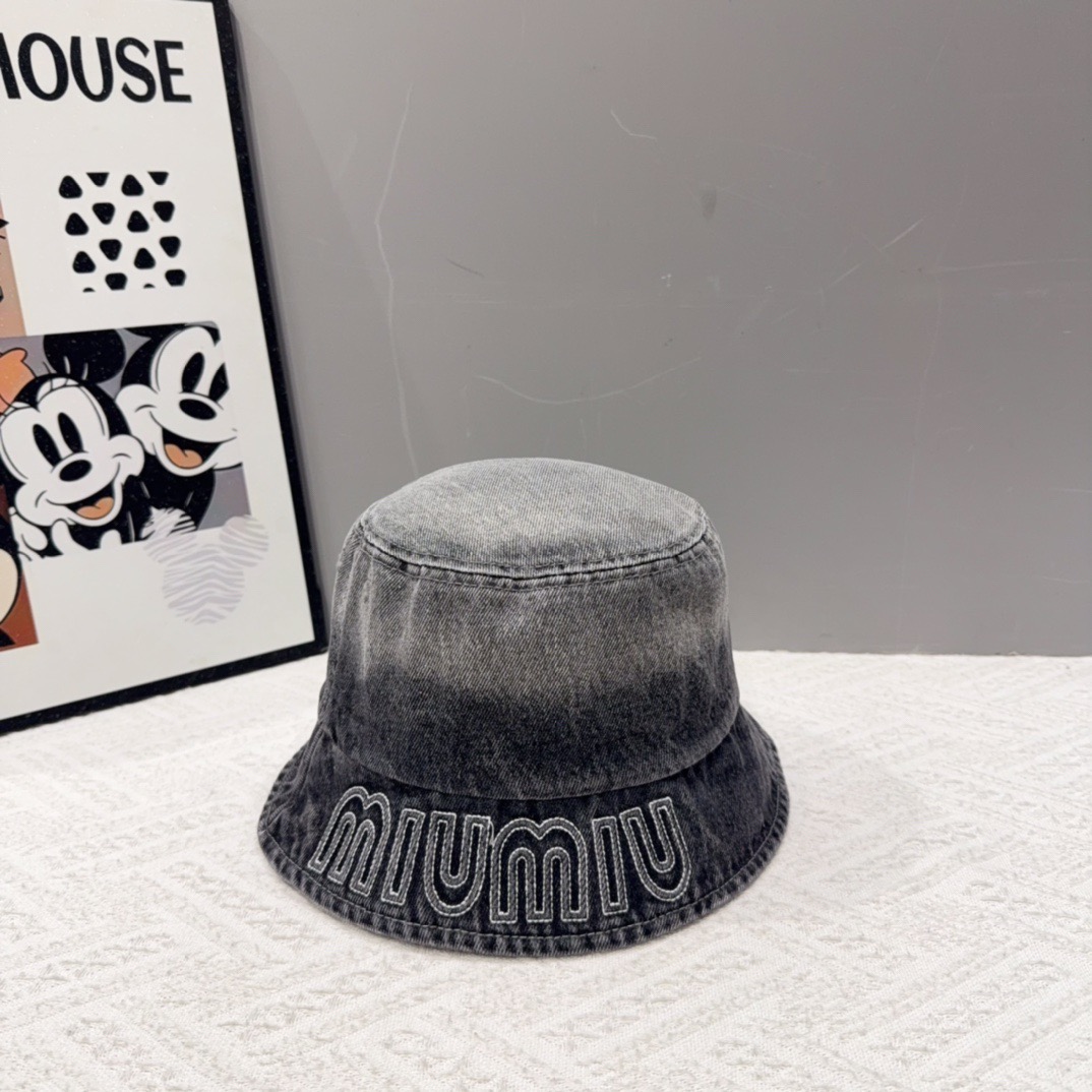 Miu Miu 牛仔渔夫帽