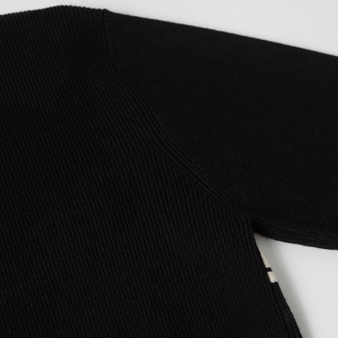 GUCCI Knit Logo Knuckles: Black & Red, High Quality, Unisex, Multiple Sizes - 图片 6