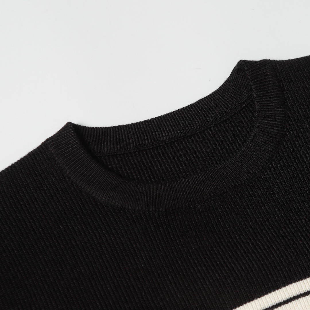 GUCCI Knit Logo Knuckles: Black & Red, High Quality, Unisex, Multiple Sizes - 图片 3