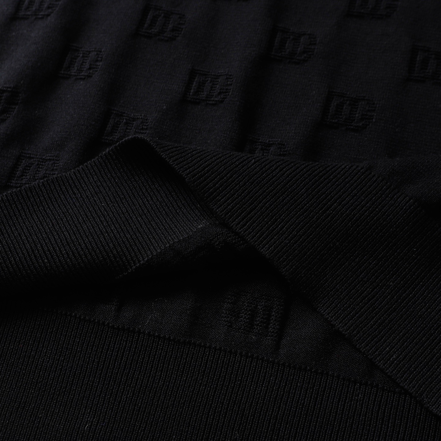 “Dolce & Gabbana Logo Knitting T-Shirts in Black and White, Guaranteed Quality” - 图片 8