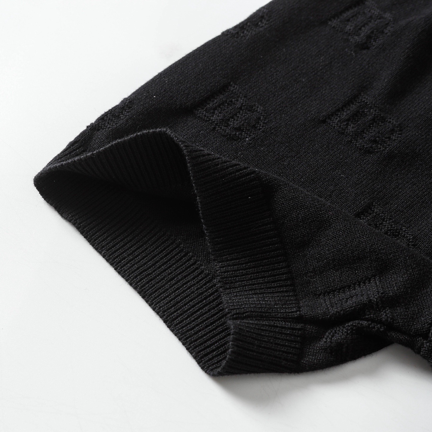 “Dolce & Gabbana Logo Knitting T-Shirts in Black and White, Guaranteed Quality” - 图片 7