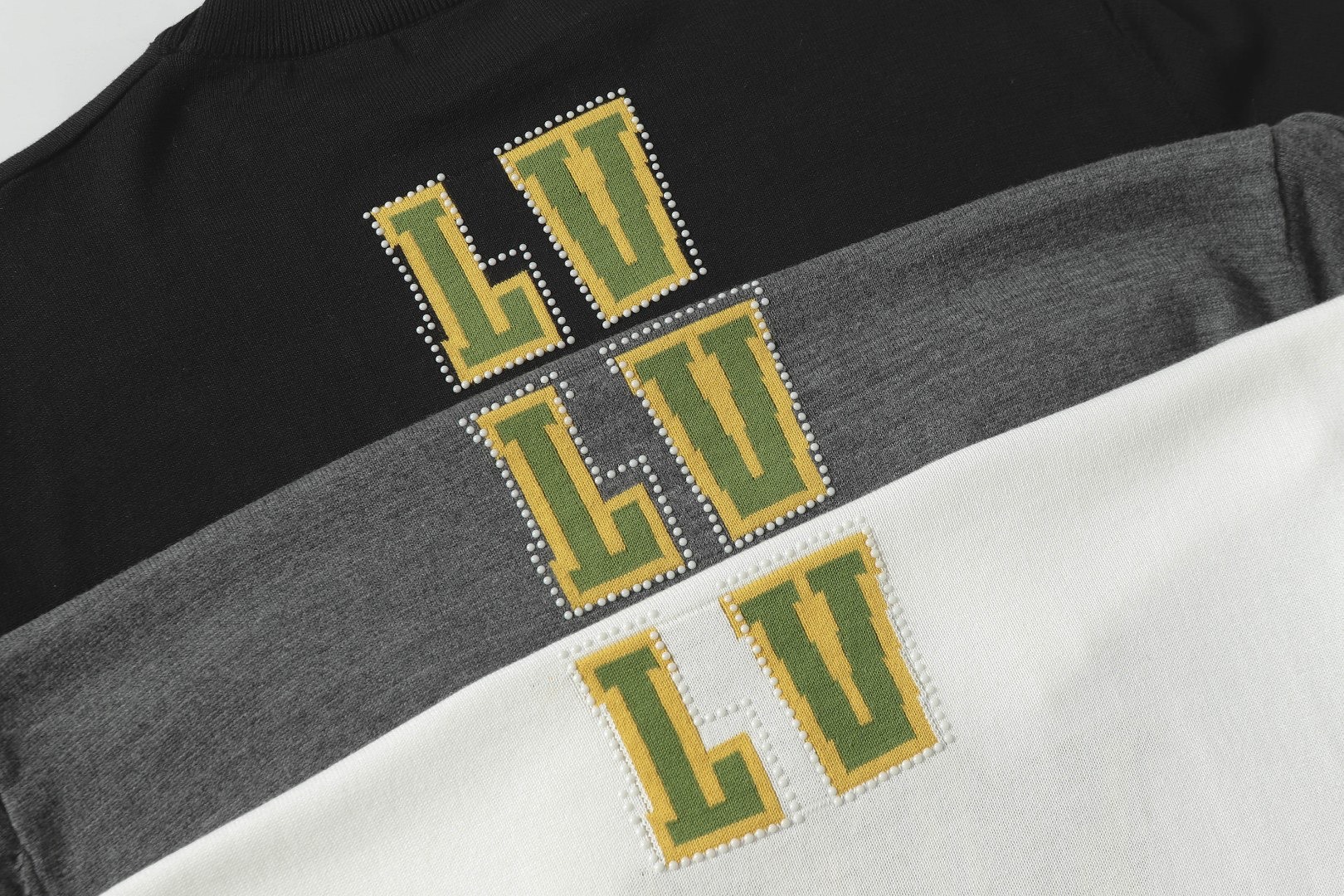 Louis Vuitton Knitting T-Shirts in Gray, Black, and White with Logo Detail. Sizes XS-L. - 图片 9