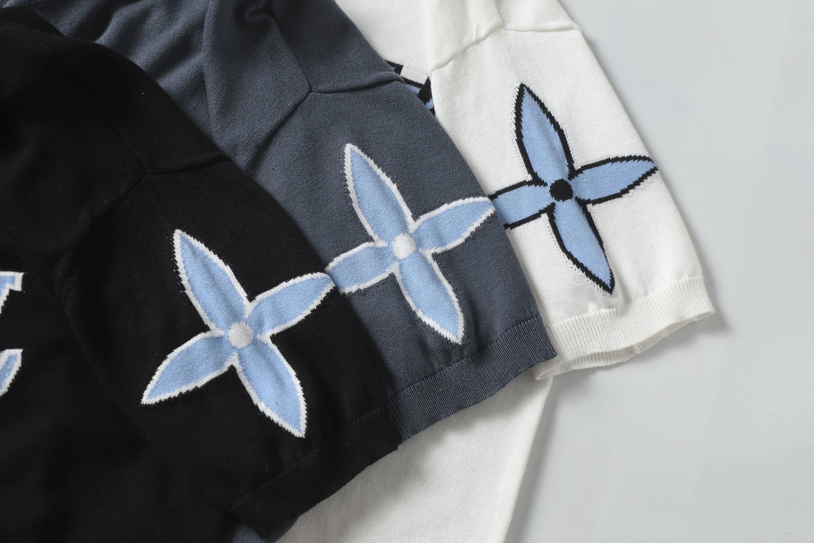 Louis Vuitton Louisville Logo Knitted Crotch T-Shirt in Dark Gray, Black, White. - 图片 8