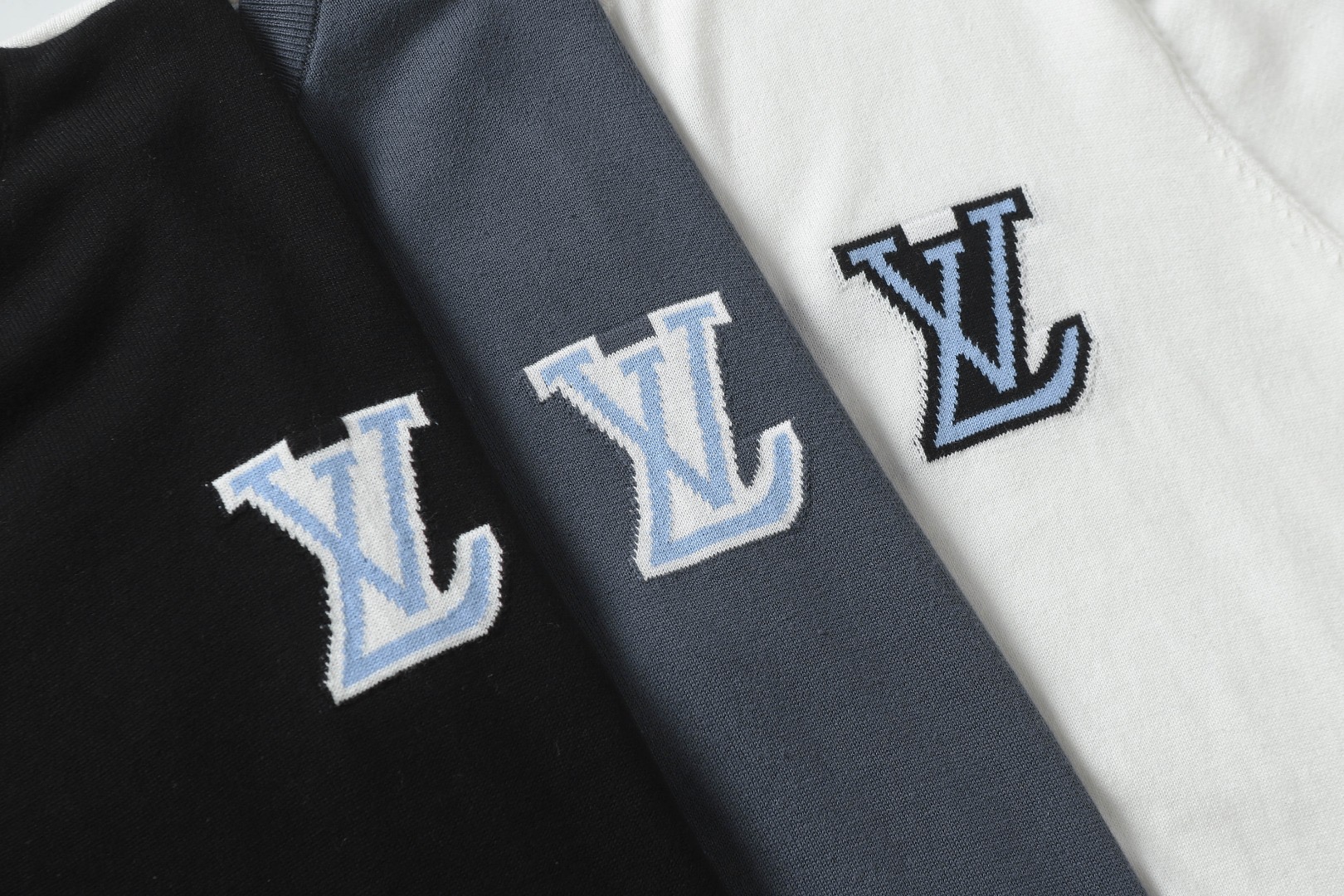 Louis Vuitton Louisville Logo Knitted Crotch T-Shirt in Dark Gray, Black, White. - 图片 7