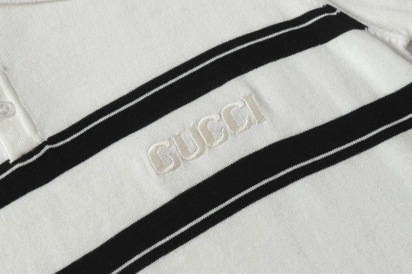 Gucci Logo Jacquard Knit Polo Short Sleeve T-Shirt Unisex 5 i1740241080614 2377 0 3