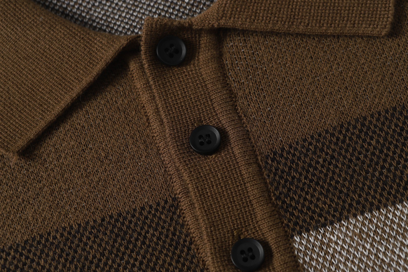 Burberry Classic Knit T-Shirts in Coffee Grey, Sizes XS to L – CQ 9821# - 图片 4
