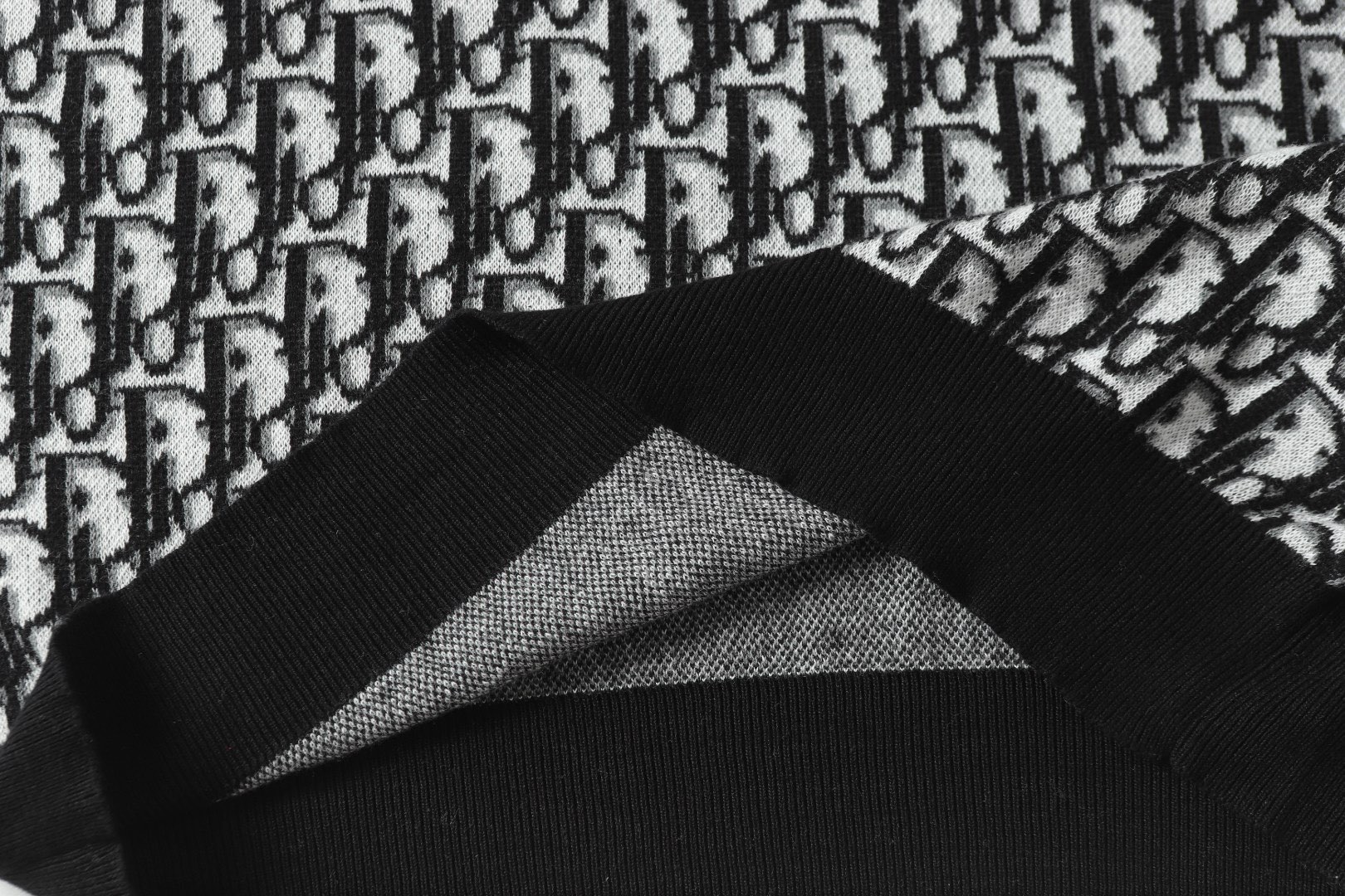 Fashion Alert: DIOR DIORDIO T-Shirts for Men and Women in Picture Colour! - 图片 7