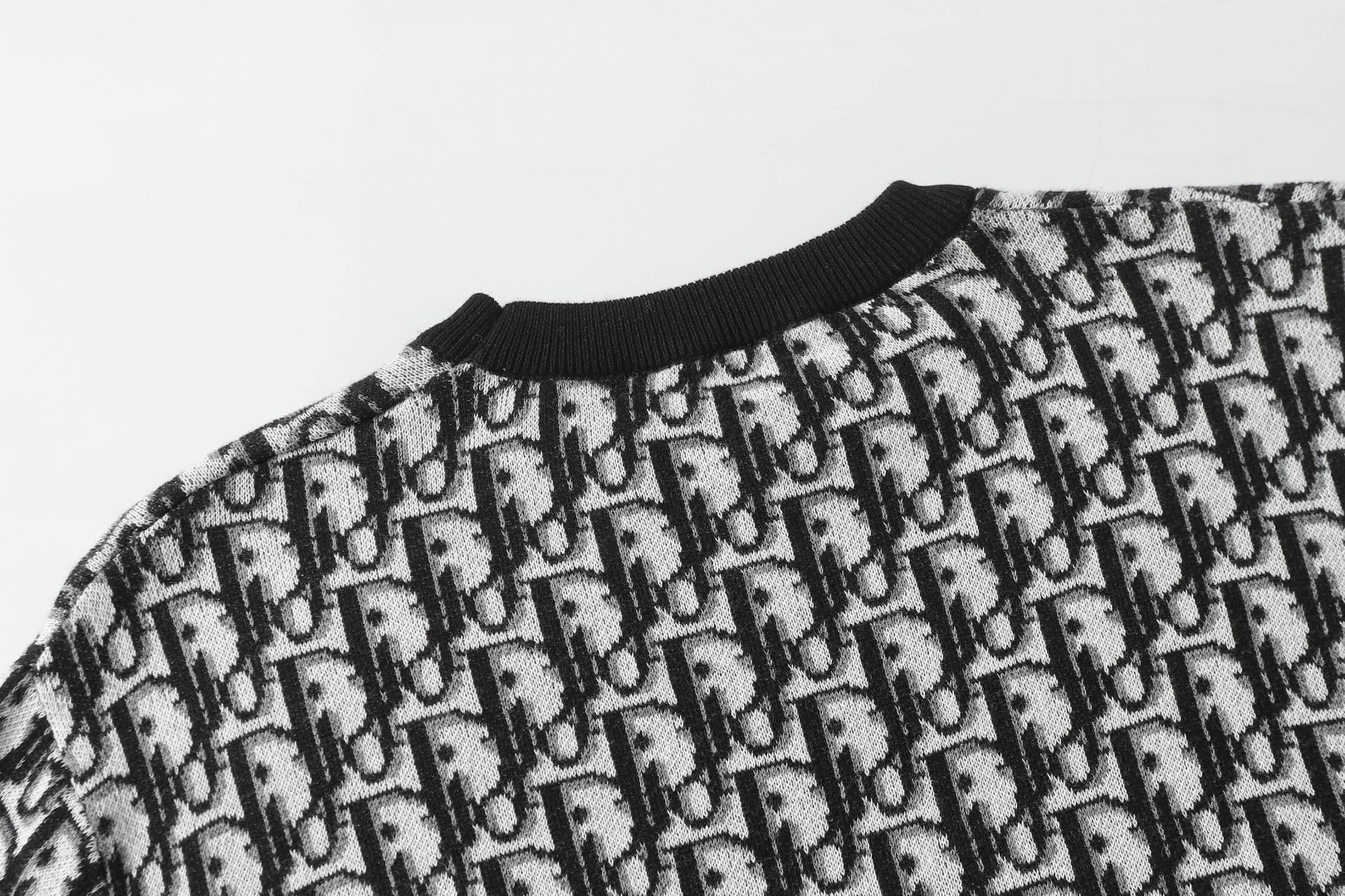 Fashion Alert: DIOR DIORDIO T-Shirts for Men and Women in Picture Colour! - 图片 8