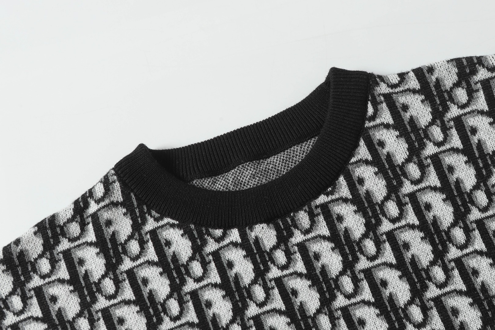 Fashion Alert: DIOR DIORDIO T-Shirts for Men and Women in Picture Colour! - 图片 3