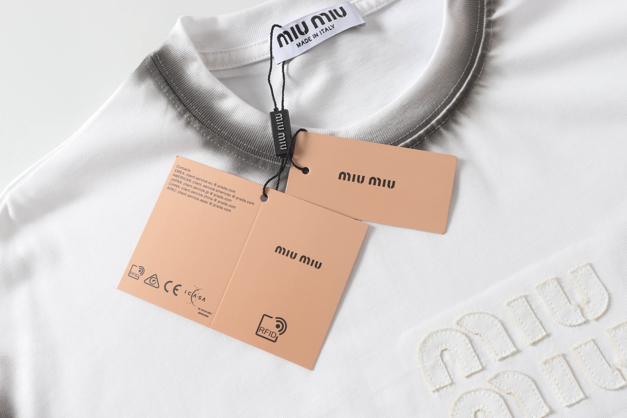 Miu Miu 25SS Logo Patch T-Shirt, Embroidered Cotton Tee, Unisex Style 6 i1741012113882 9416 0 4