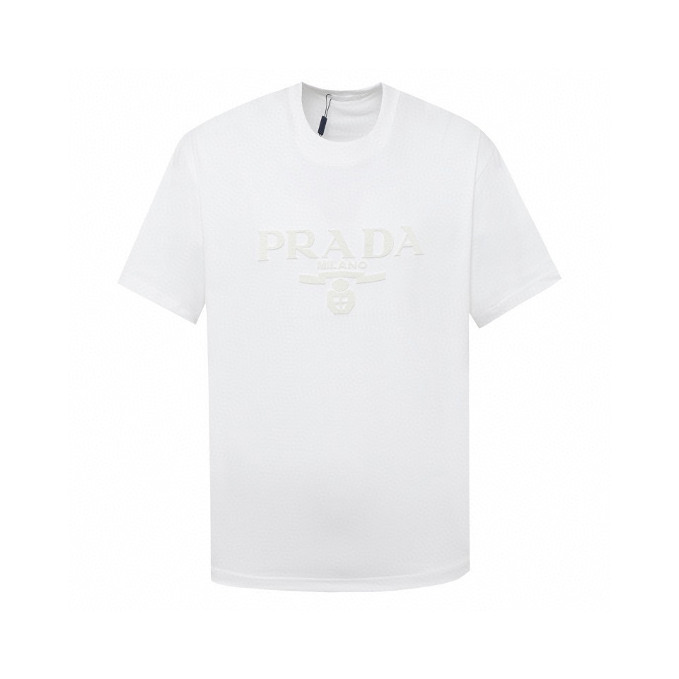 P105@ PRADA·Prada 𝟮𝟰𝘀𝘀 Nueva camiseta con logo bordado de cepillo de dientes tridimensional simple Prada espera usa…