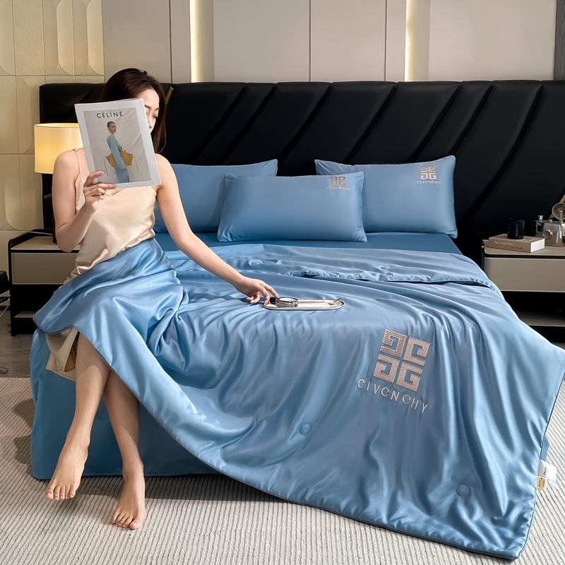 Luxury Style Washed Silk 4-Piece Bedding Set with Embroidery - Summer Quilt