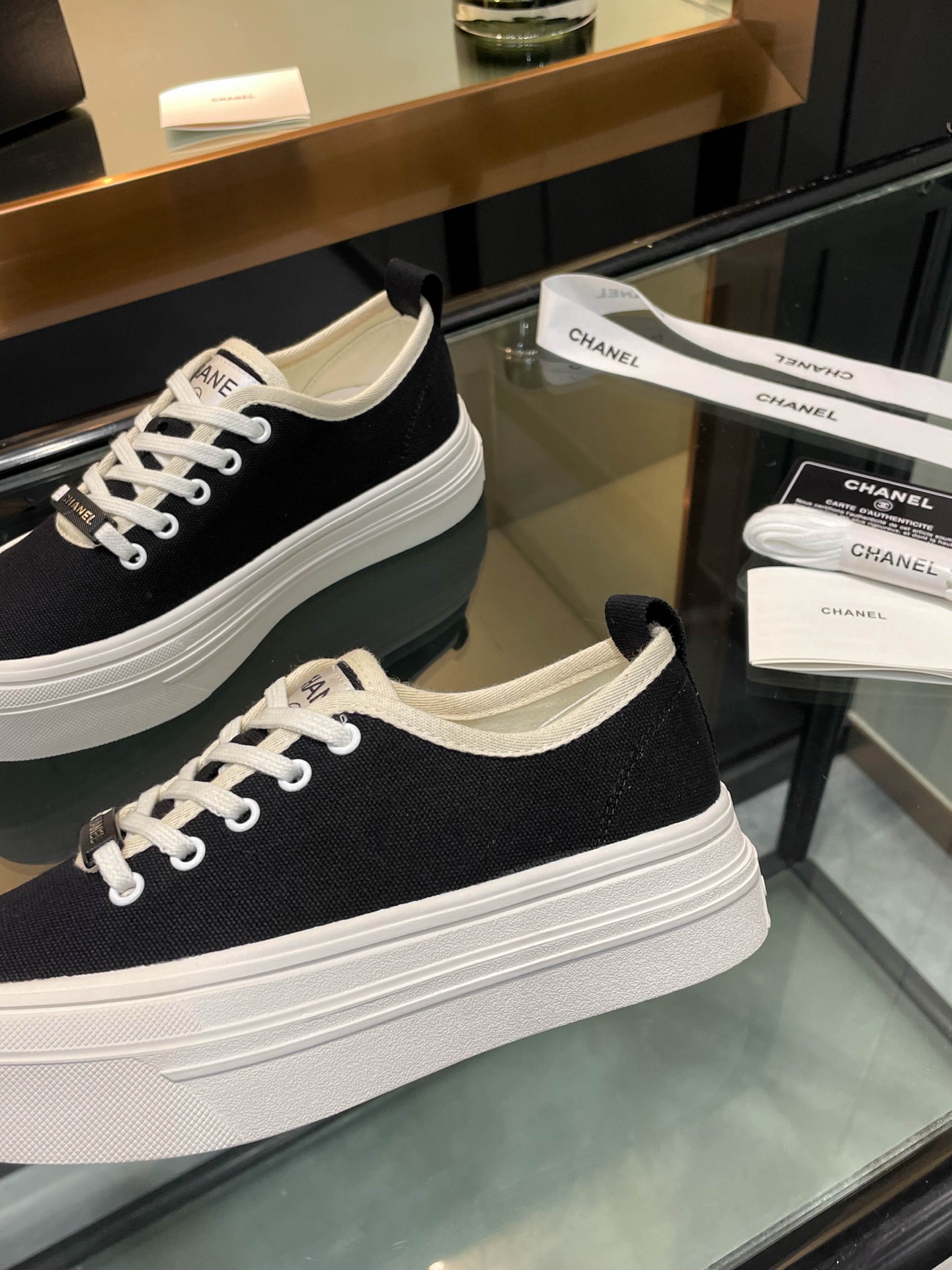 Chanel 2025SS Women's Casual Canvas Platform Sneakers - Black & White 9 i1740924735265 4932 0 7