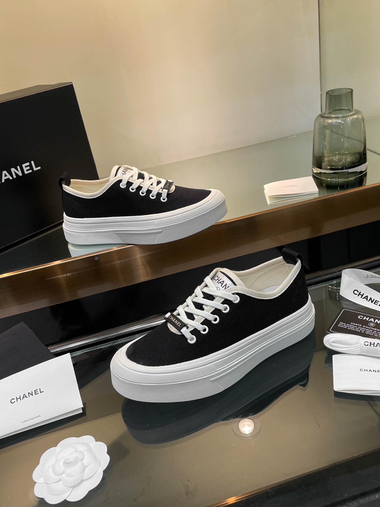 Chanel 2025SS Women's Casual Canvas Platform Sneakers - Black & White 8 i1740924750764 9843 0 6