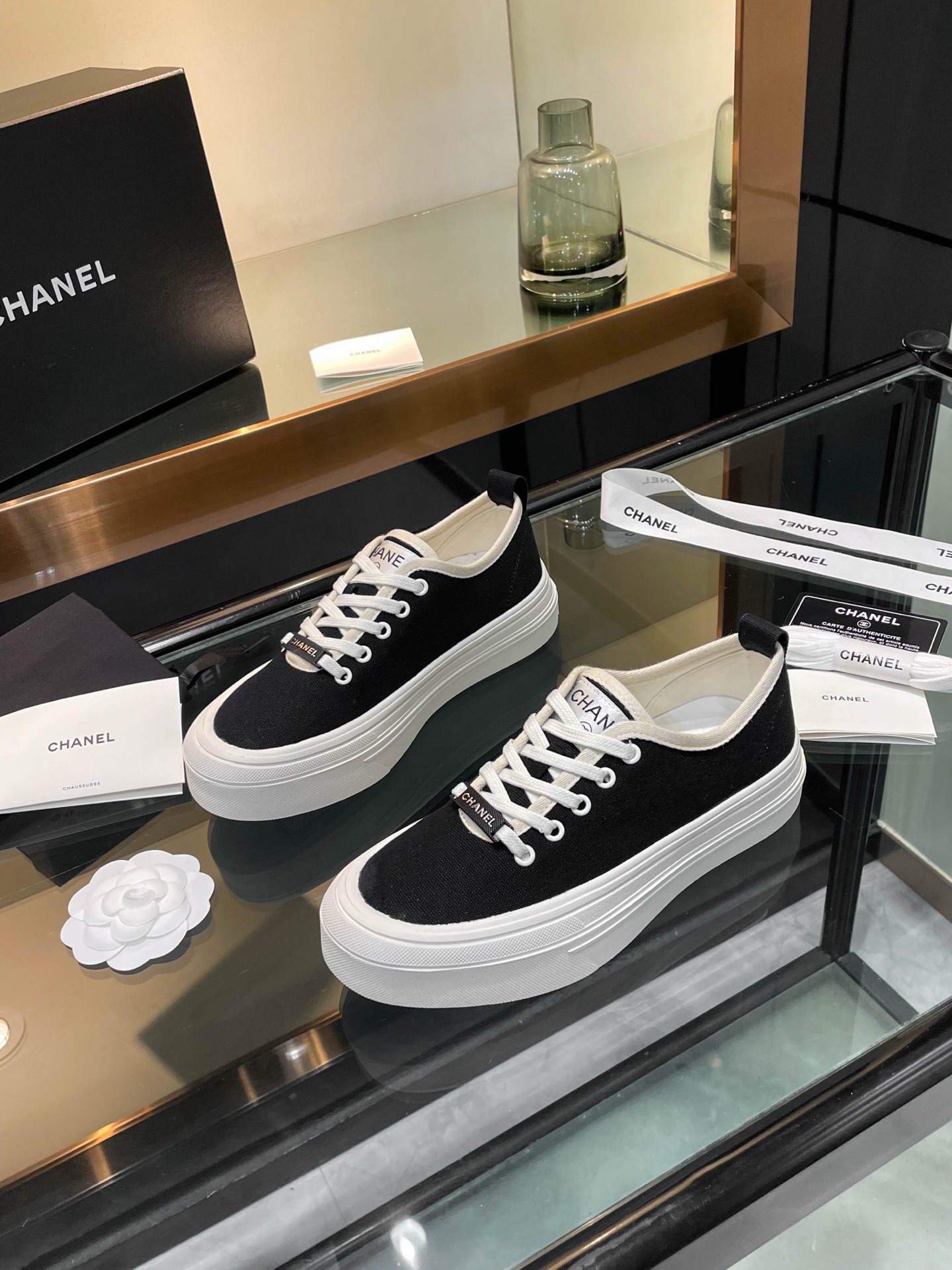 Chanel 2025SS Women's Casual Canvas Platform Sneakers - Black & White 5 i1740924750765 6229 0 2