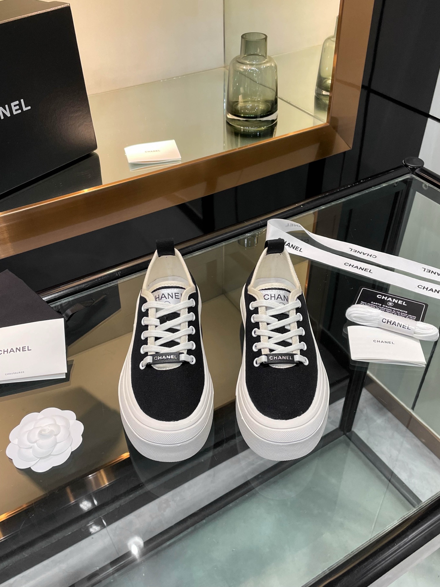 Chanel 2025SS Women's Casual Canvas Platform Sneakers - Black & White 3 i1740924763690 1181 0 0