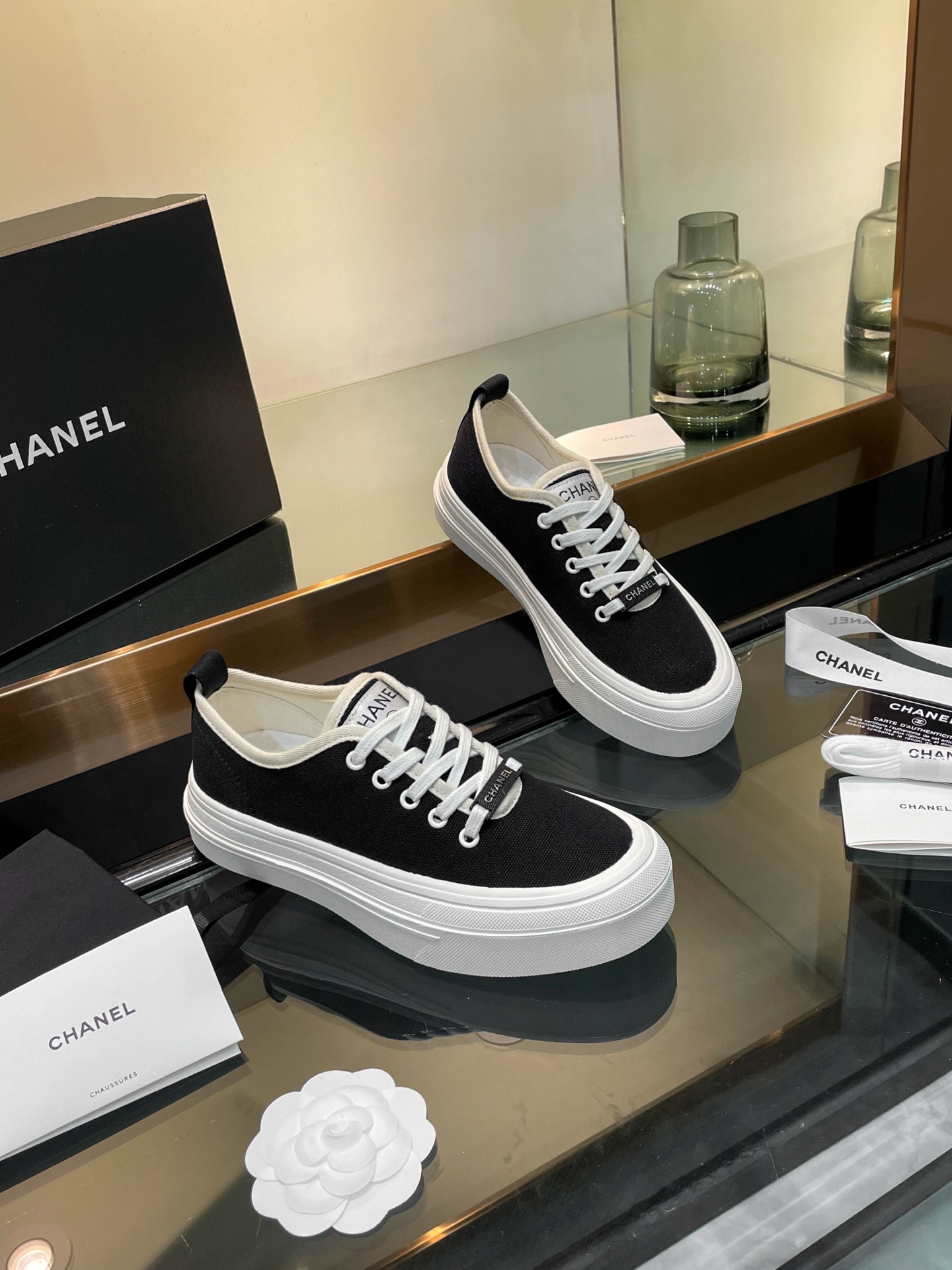 Chanel 2025SS Women's Casual Canvas Platform Sneakers - Black & White 4 i1740924763703 1881 0 1