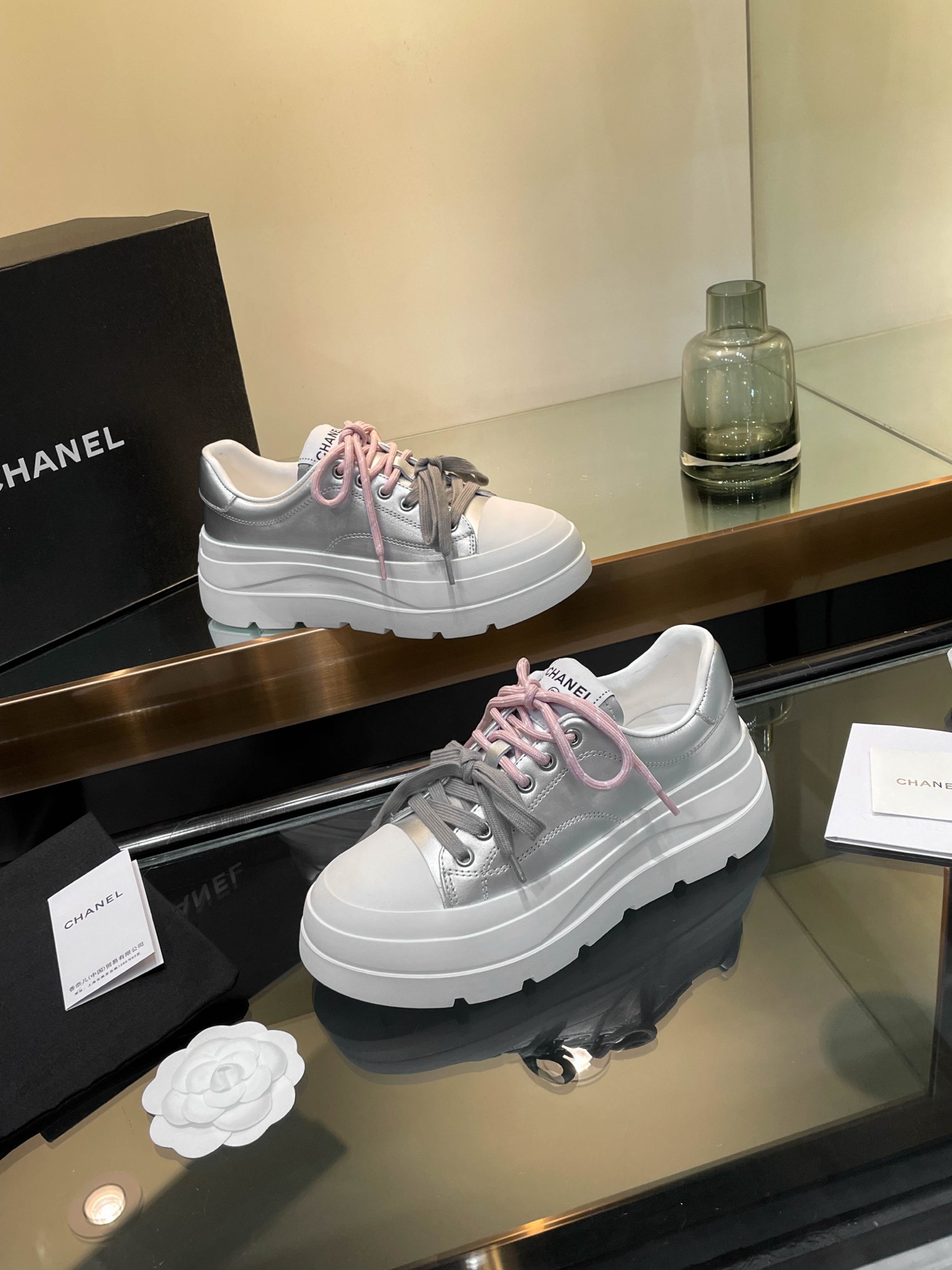 Chanel 25S Panda Colorblock Sneakers, Chic Lace-Up Design, Comfortable Fit 8 i1742241407991 6534 0 6