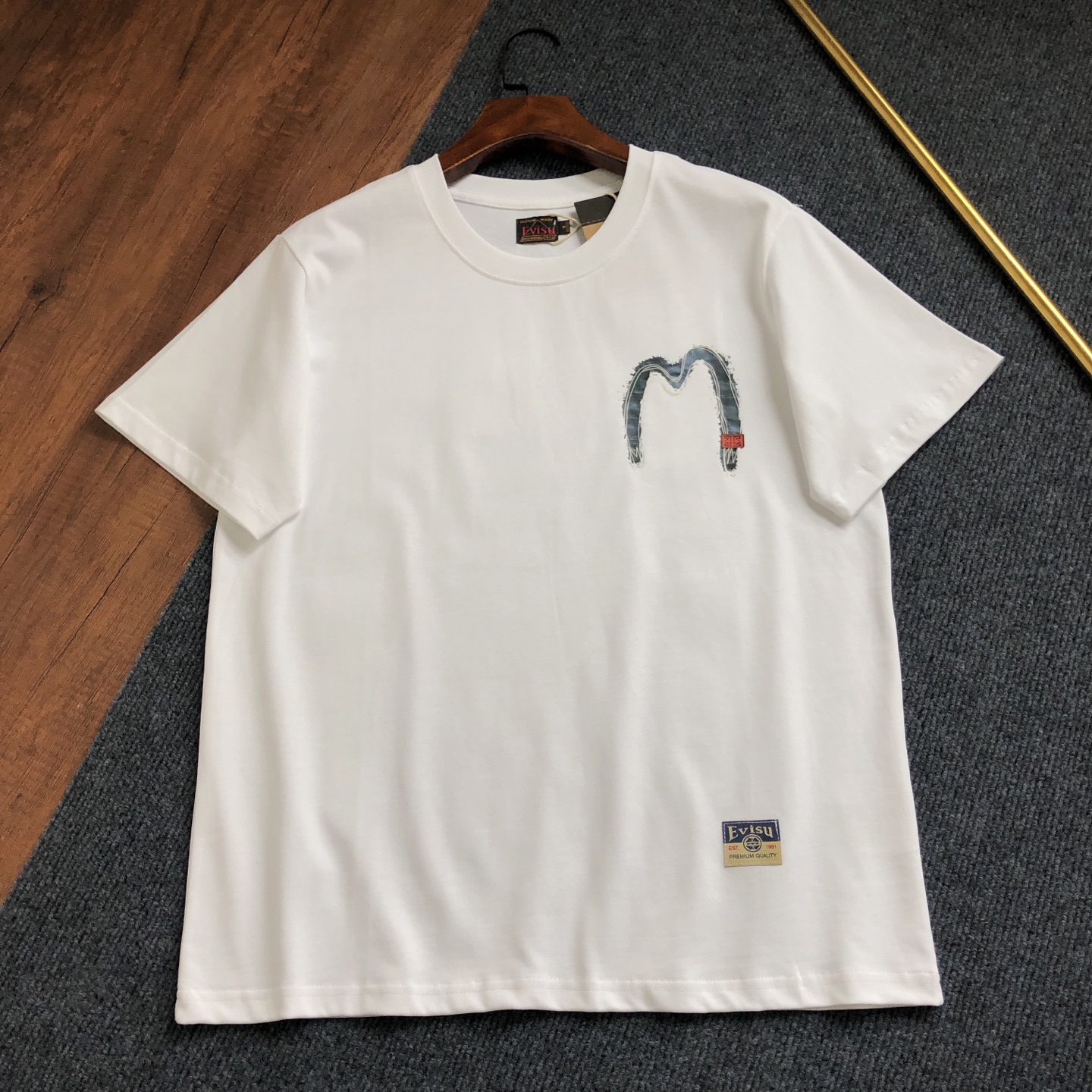 _dev9s-ZExUA3L_NjCVG12-iSYM9OIS7-XlxqE-g