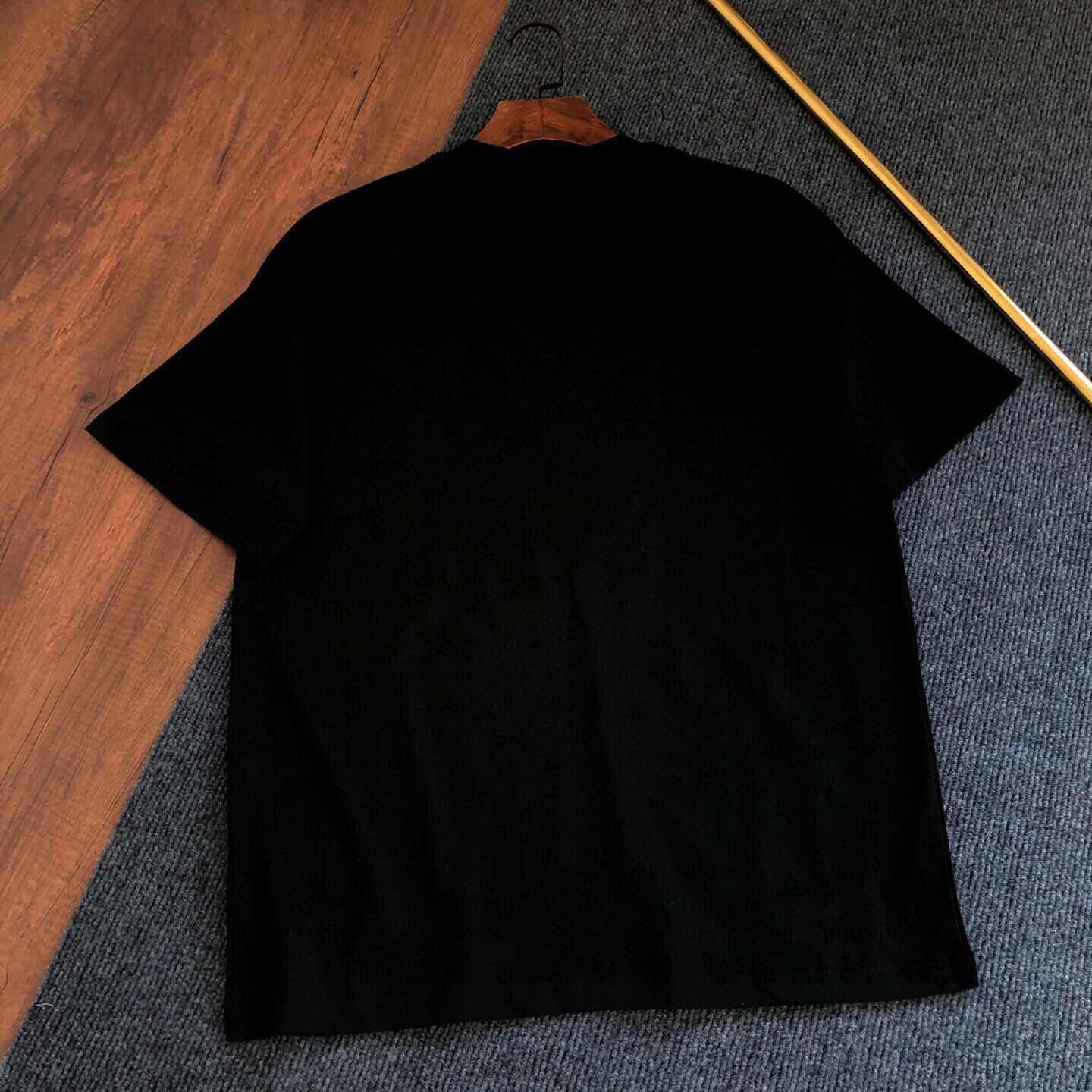 Alternative view of T-Shirt 08564