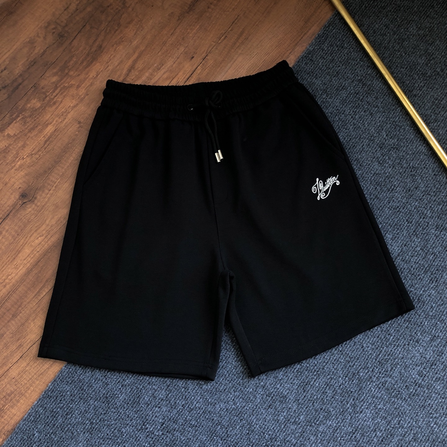 Alternative view of Louis Vuitton Shorts 08116
