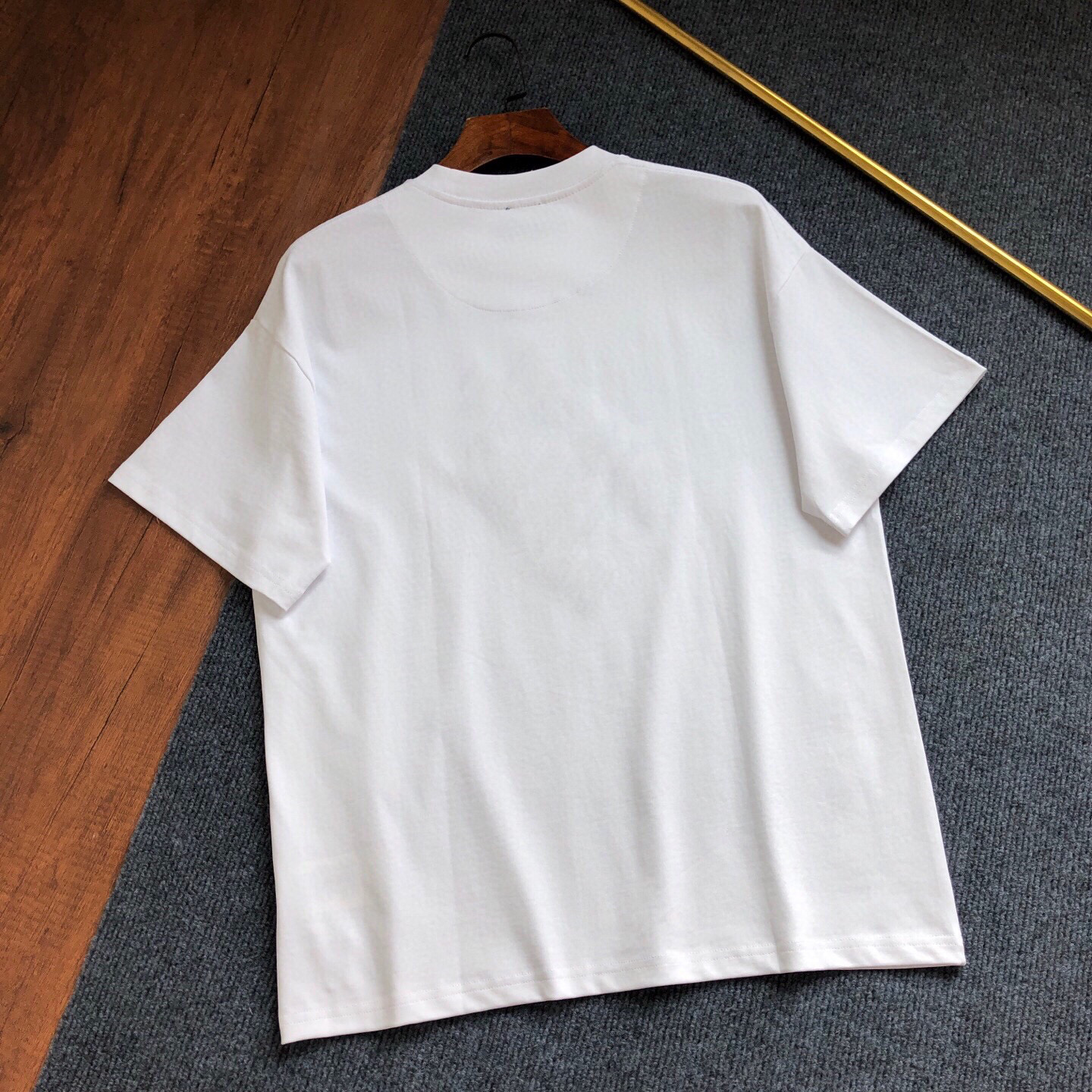 Alternative view of T-Shirt 08563