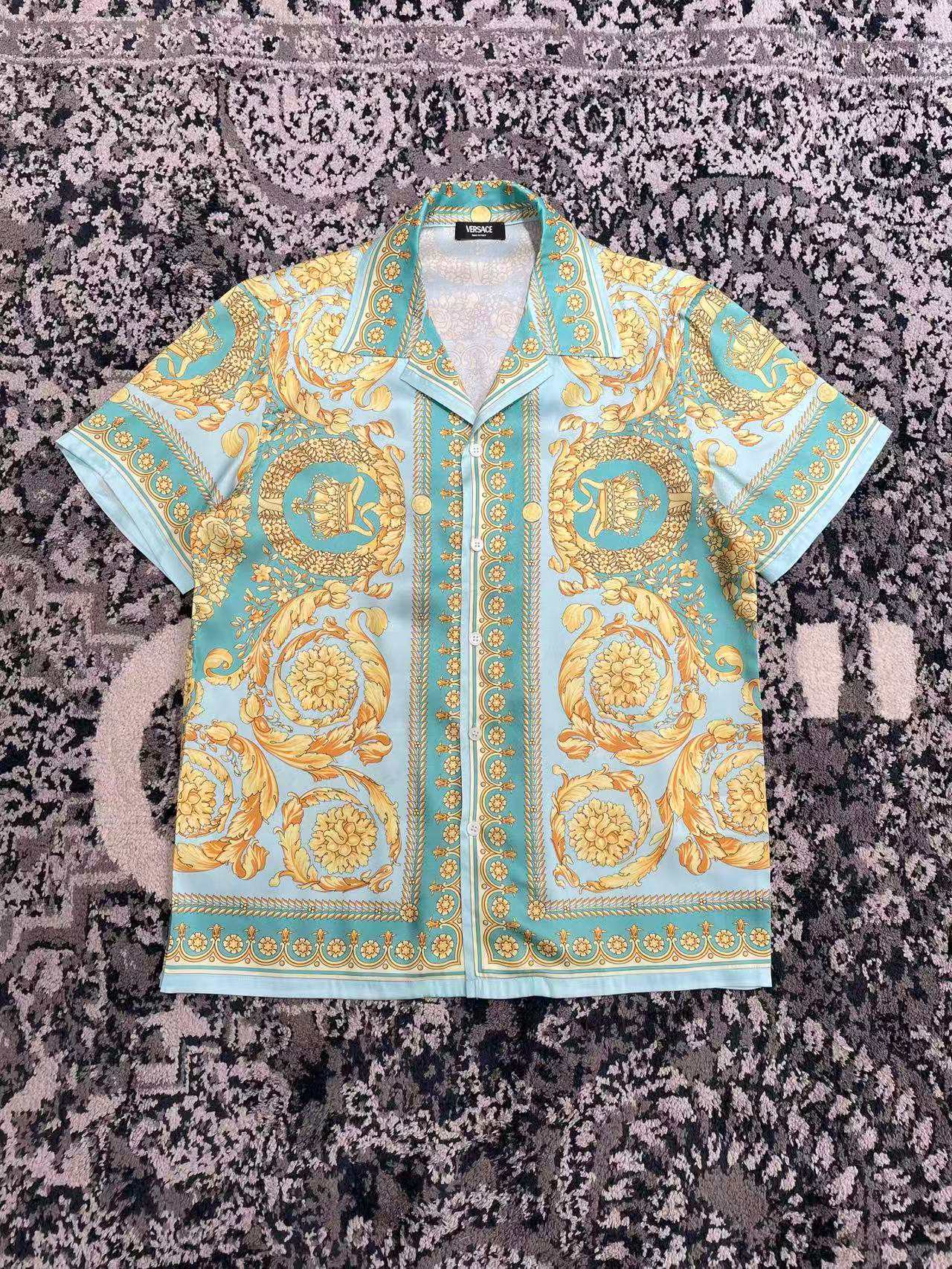 Versace 2025 men's short sleeve shirt with Baroque print, 100% tech silk twill.-Big cat